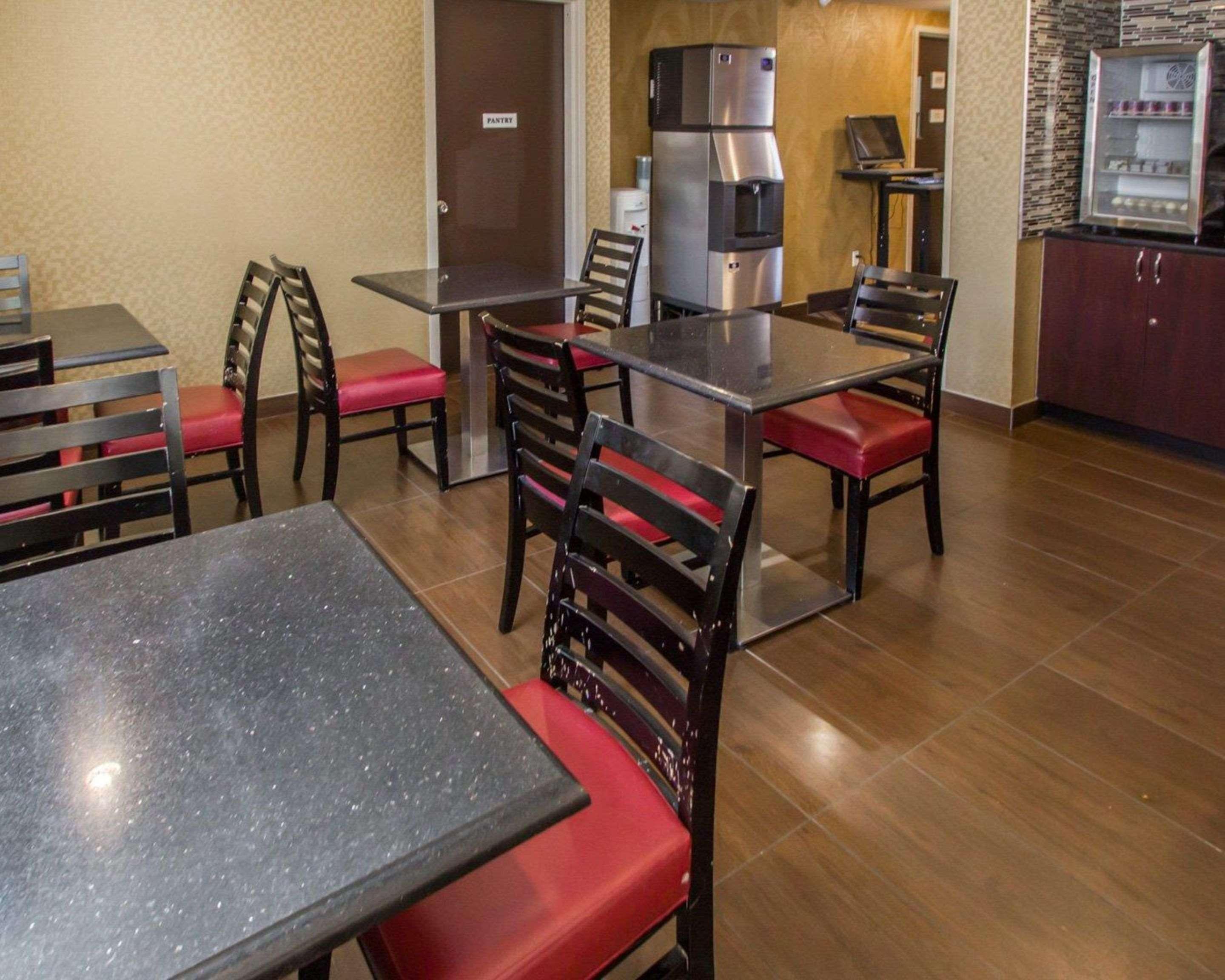 Restaurant Rodeway Inn Bronx Zoo