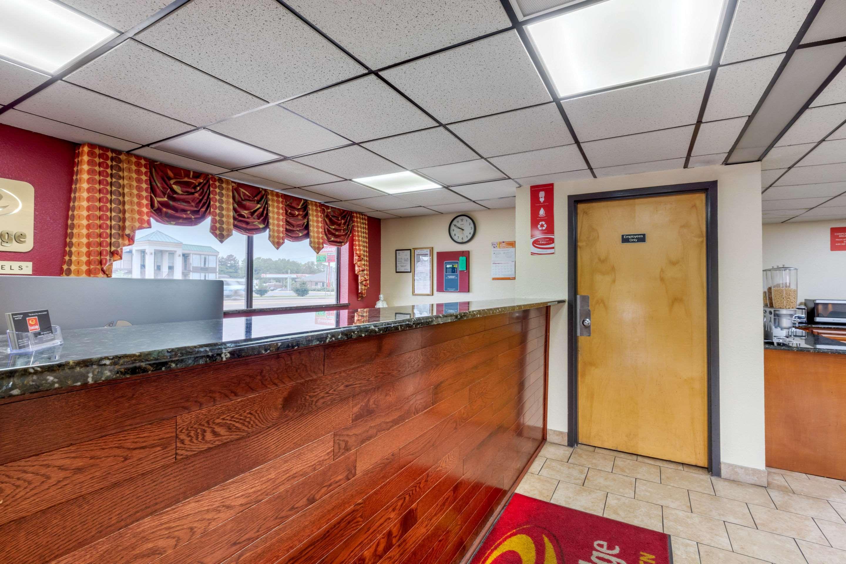 Vista Lobby Econo Lodge Chattanooga Northeast - Ooltewah