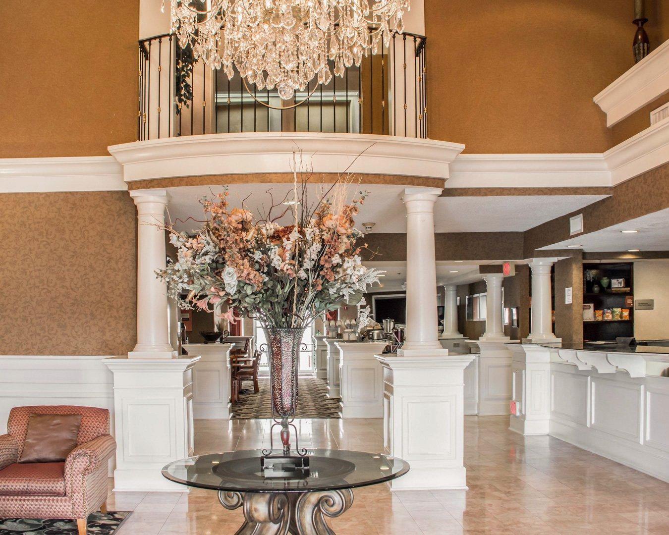 Vista Lobby Quality Suites North