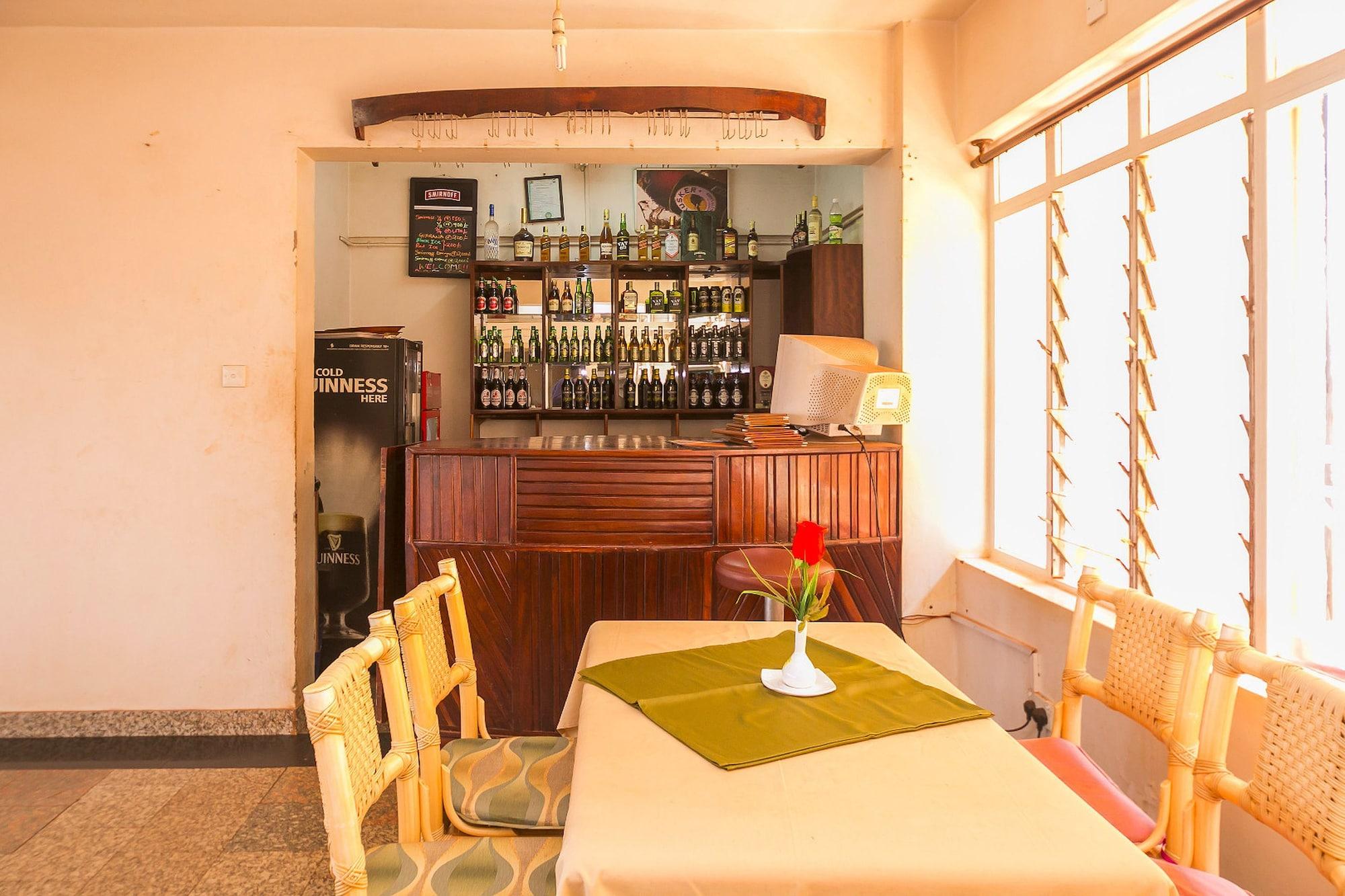 Bar/Salón Western Ambience Hotel