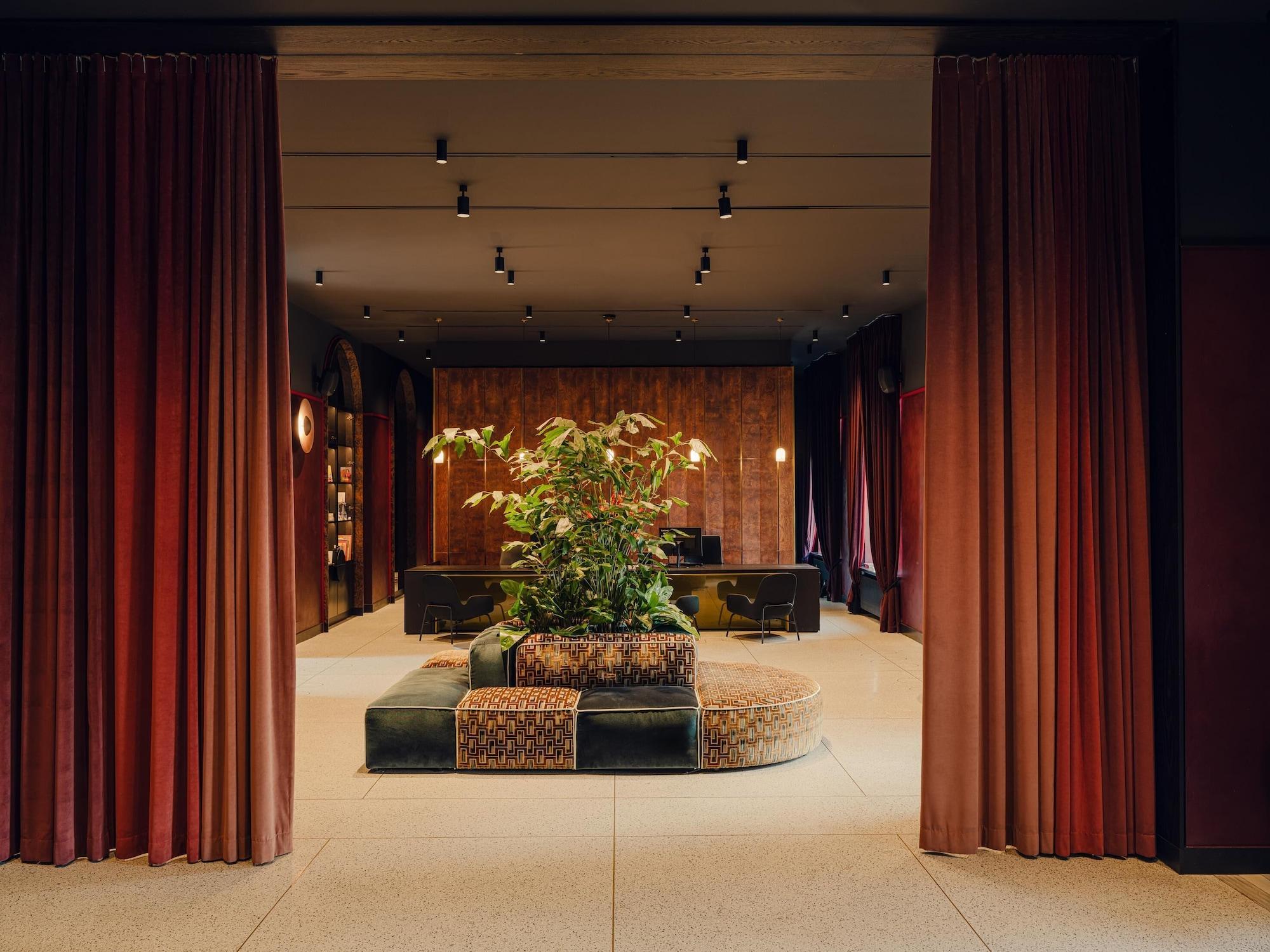 Vista Lobby Flaner Hotel, WorldHotels Crafted