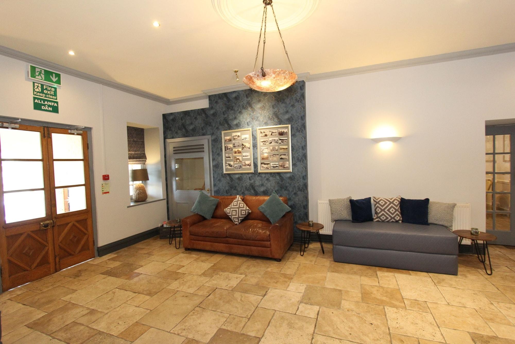 Vista Lobby Nanhoron Arms Hotel