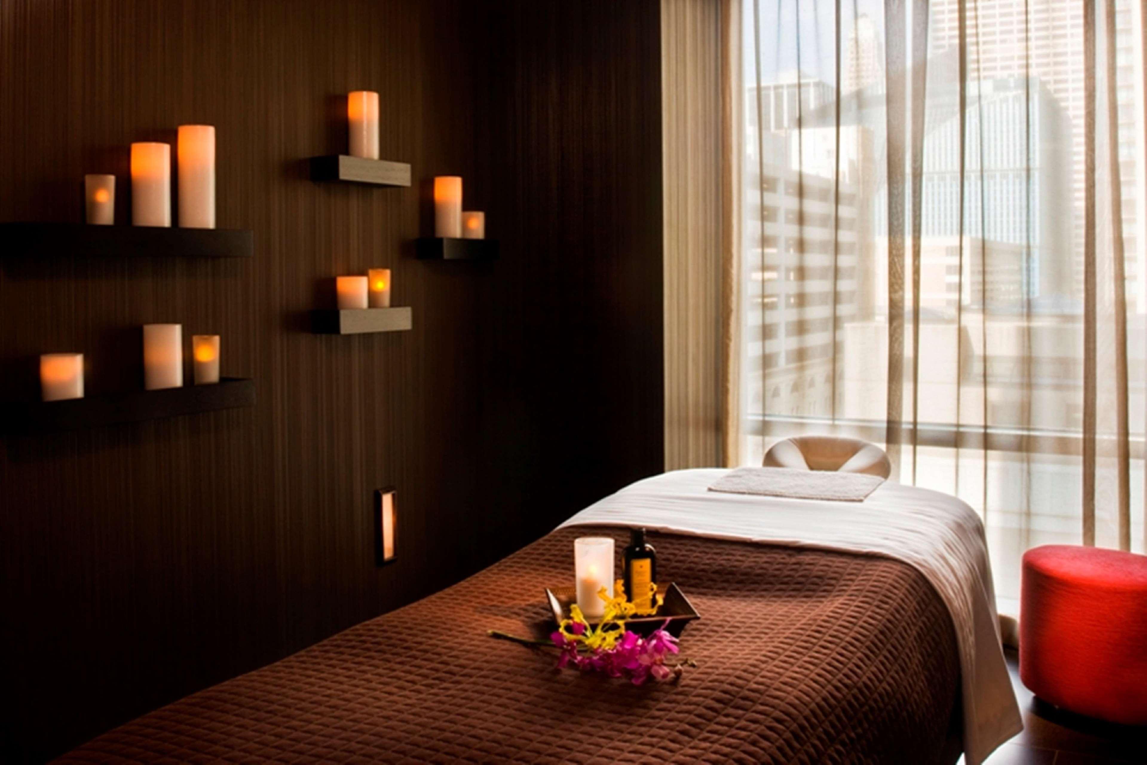 Spa theWit Chicago, a Hilton Hotel