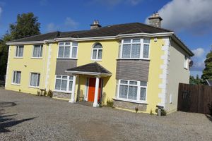 Alojamiento - The Yellow House B&B