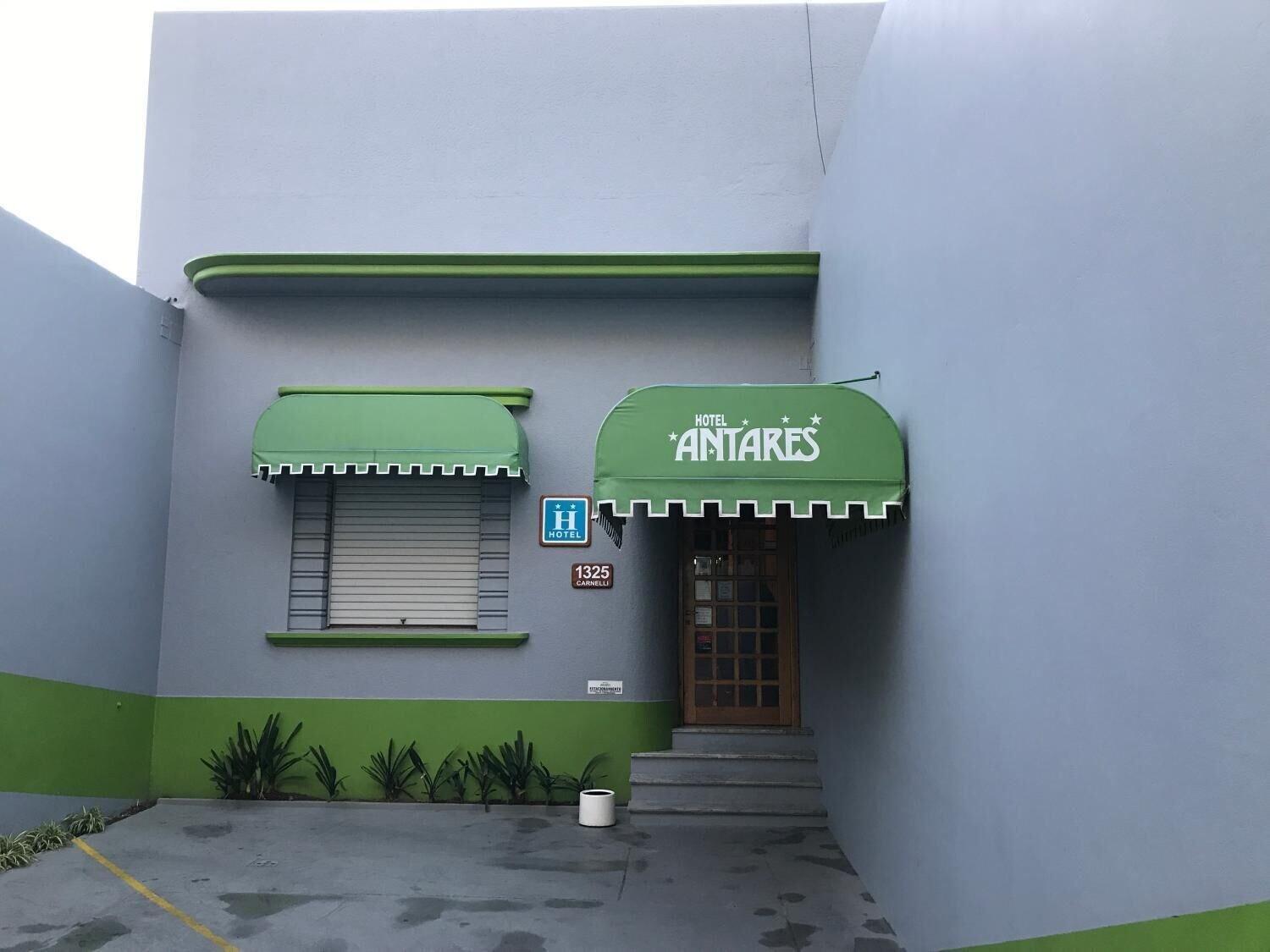 Vista Exterior Hotel Antares