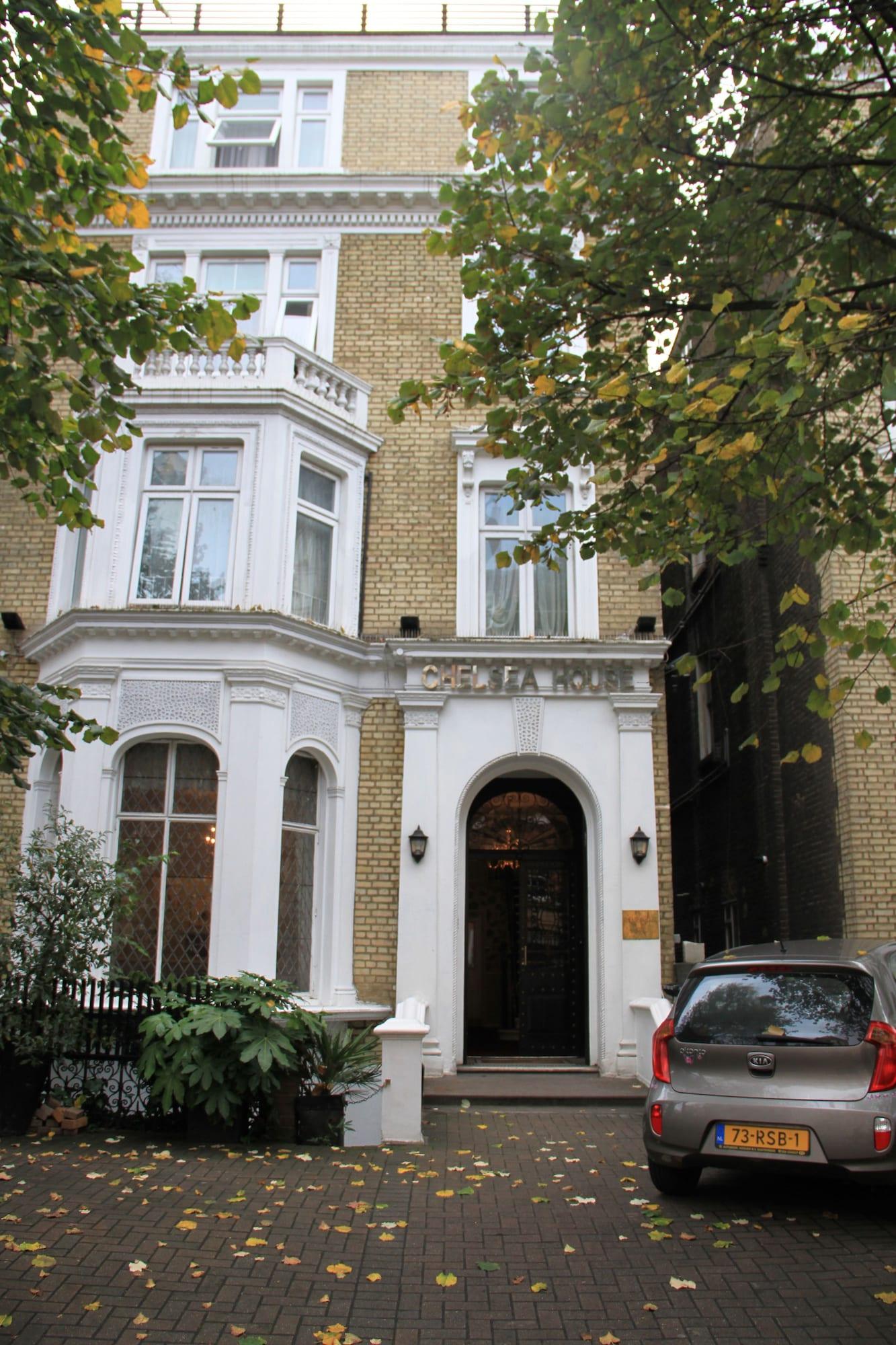 Varios Chelsea House Hotel