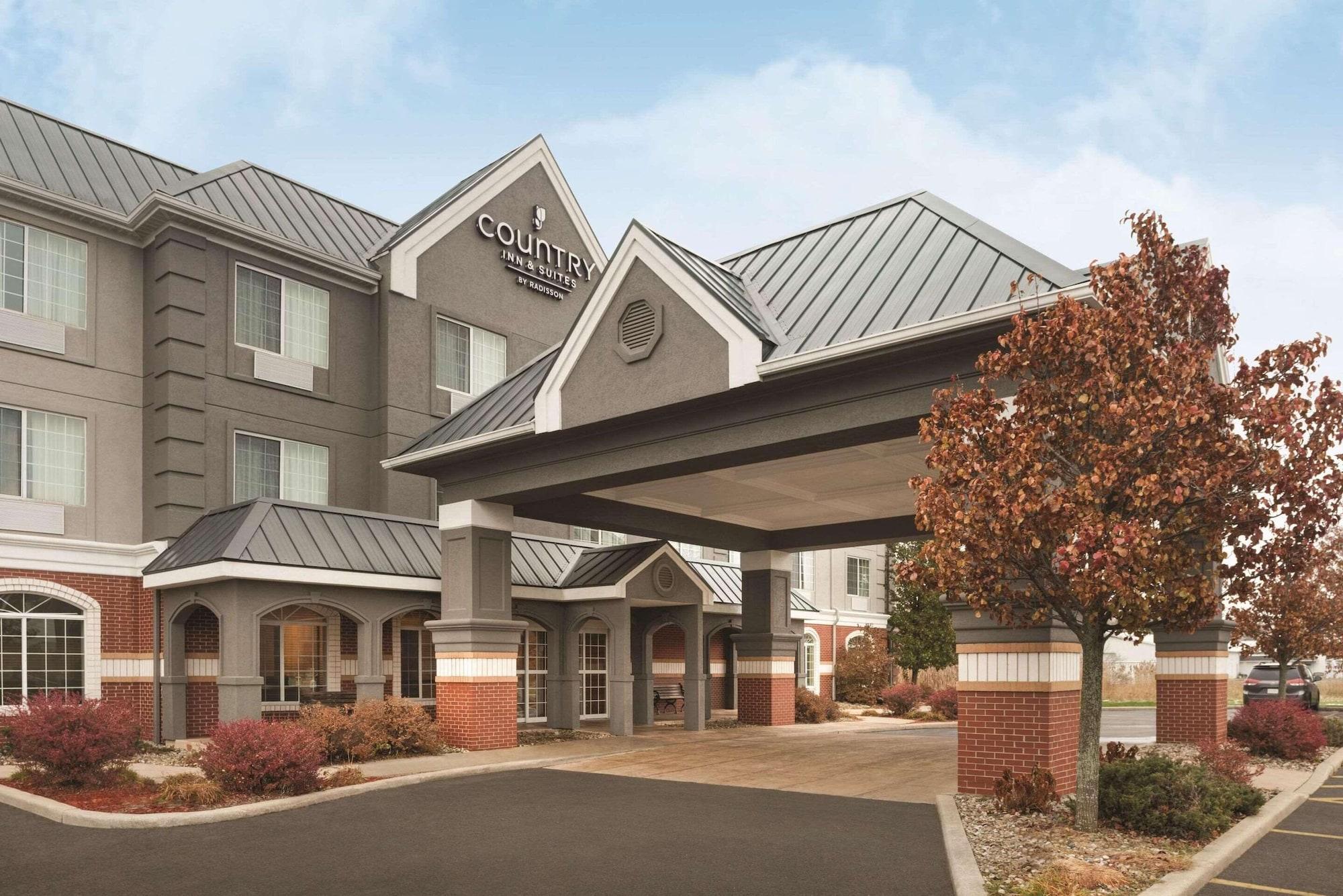 Vista Exterior Country Inn & Suites by Radisson, Michigan City, IN