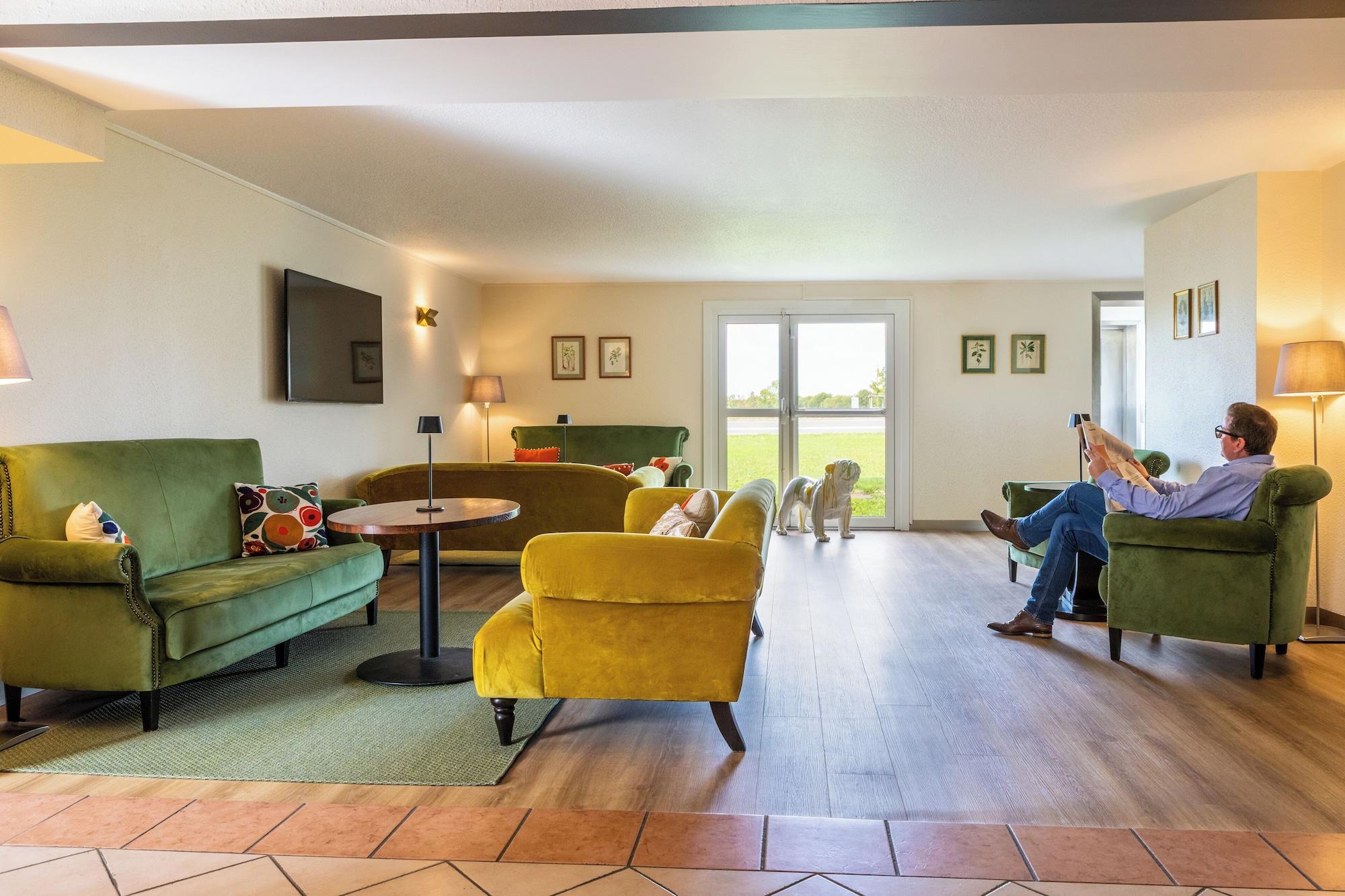 Vista Lobby ibis Styles Chartres Sud Barjouville