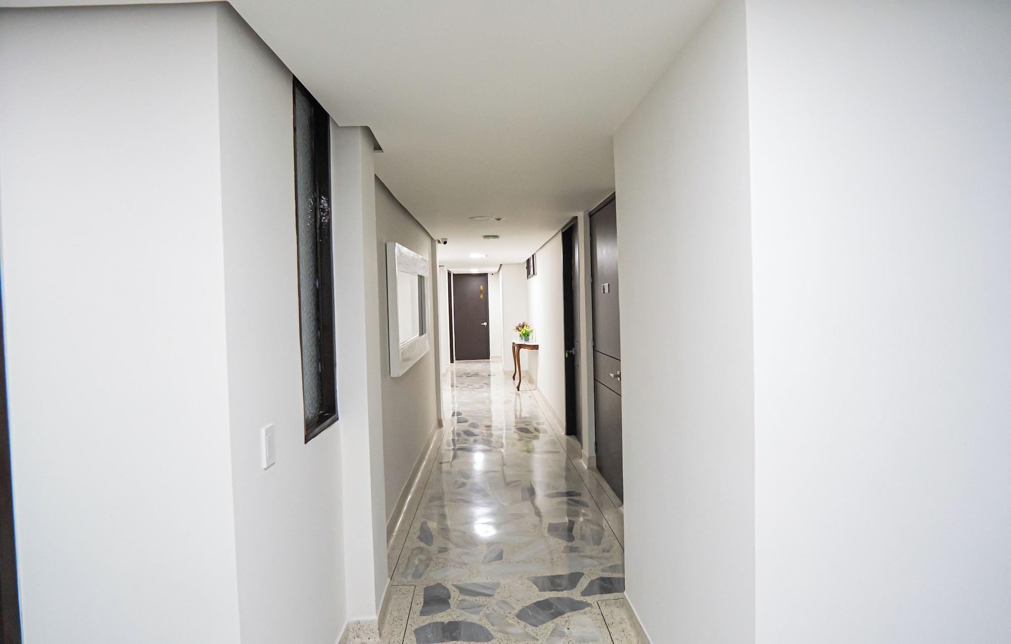 Varios Hotel Arisha Cali