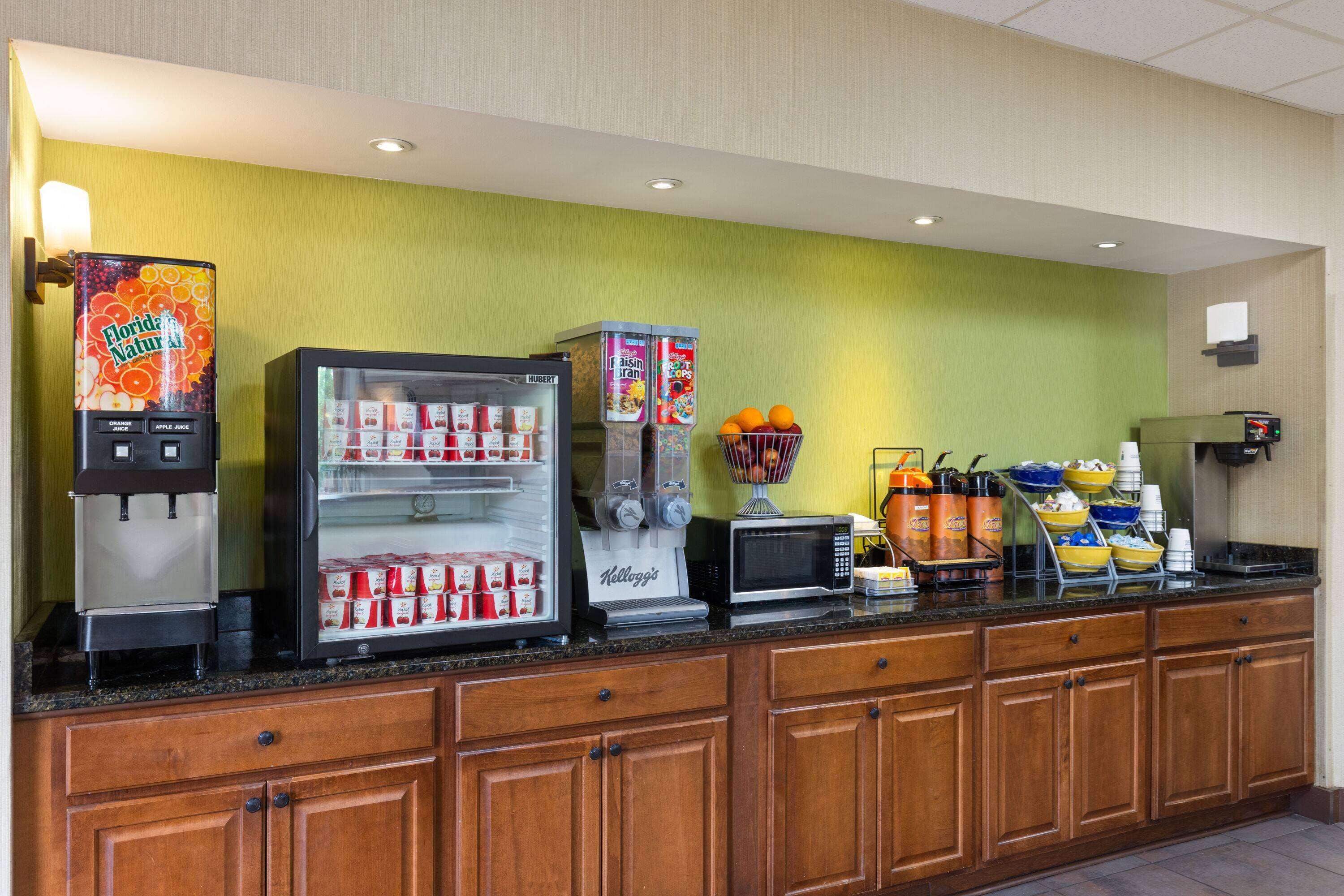 Restaurant Days Inn by Wyndham Knoxville East
