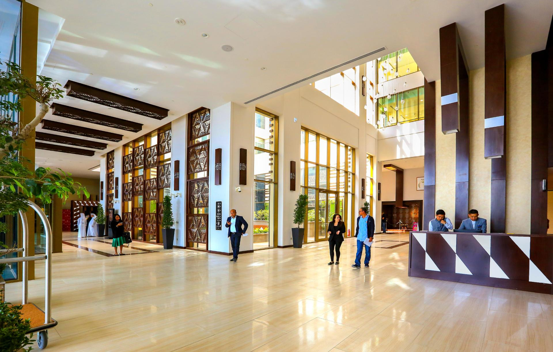 Vista Lobby Metropolitan Hotel Dubai