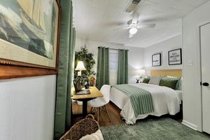 Alquiler Vacacional - Newly Renovated Charming 3-bedroom house in Marksville - Sleeps 10