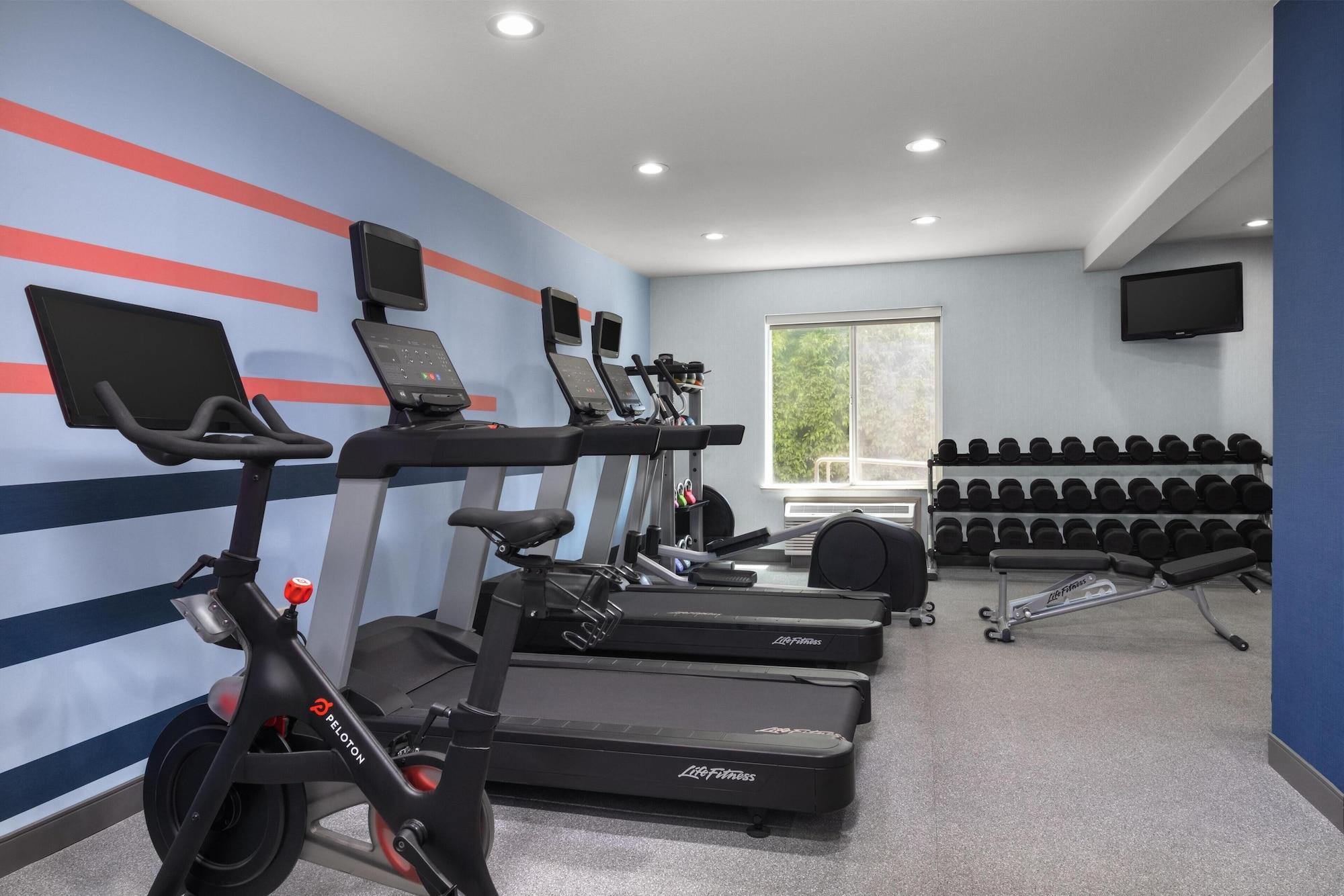 Gimnasio Hampton Inn & Suites Fresno