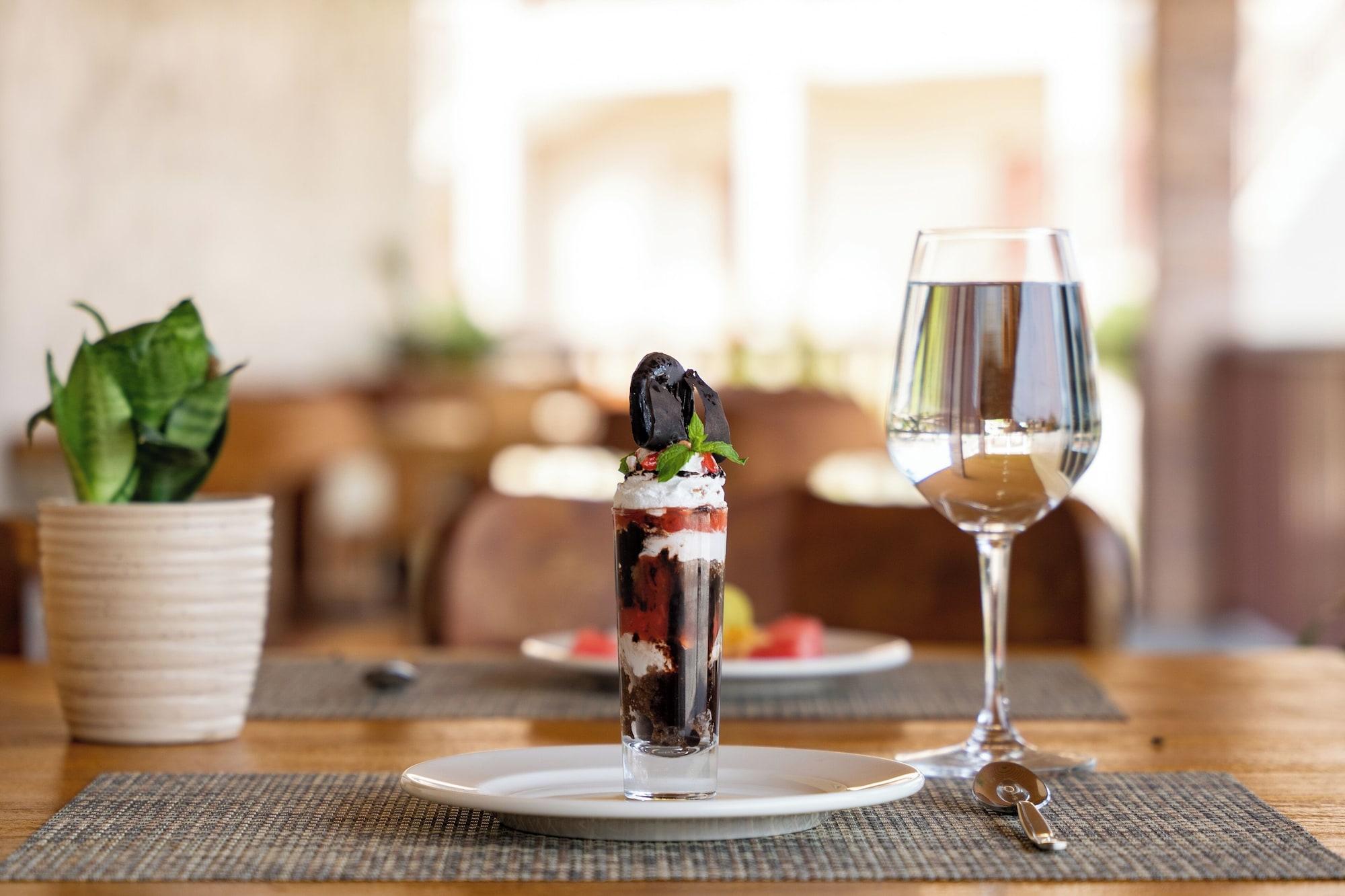 Restaurant River Bank Jungle Resort