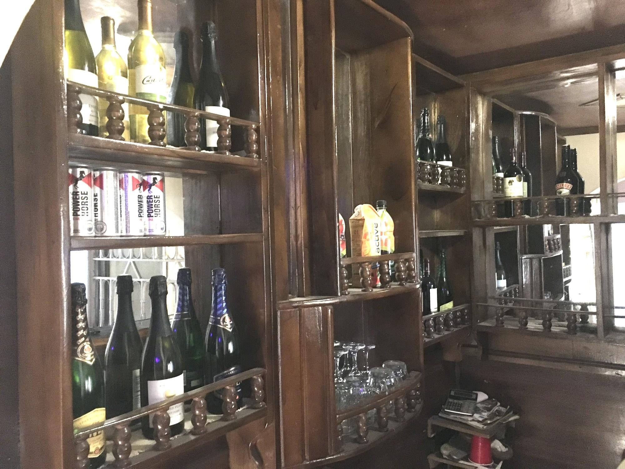 Bar/Salón E-Apartments