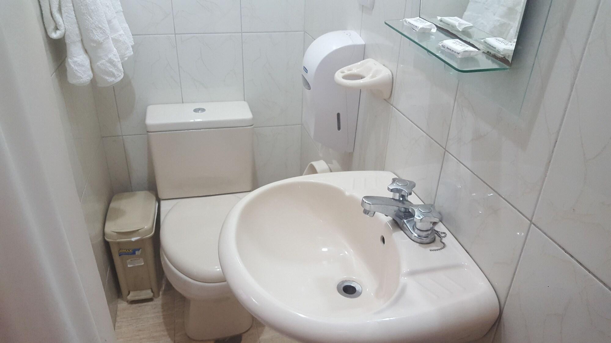 Equipamiento de Habitación Hotel Mama Tina
