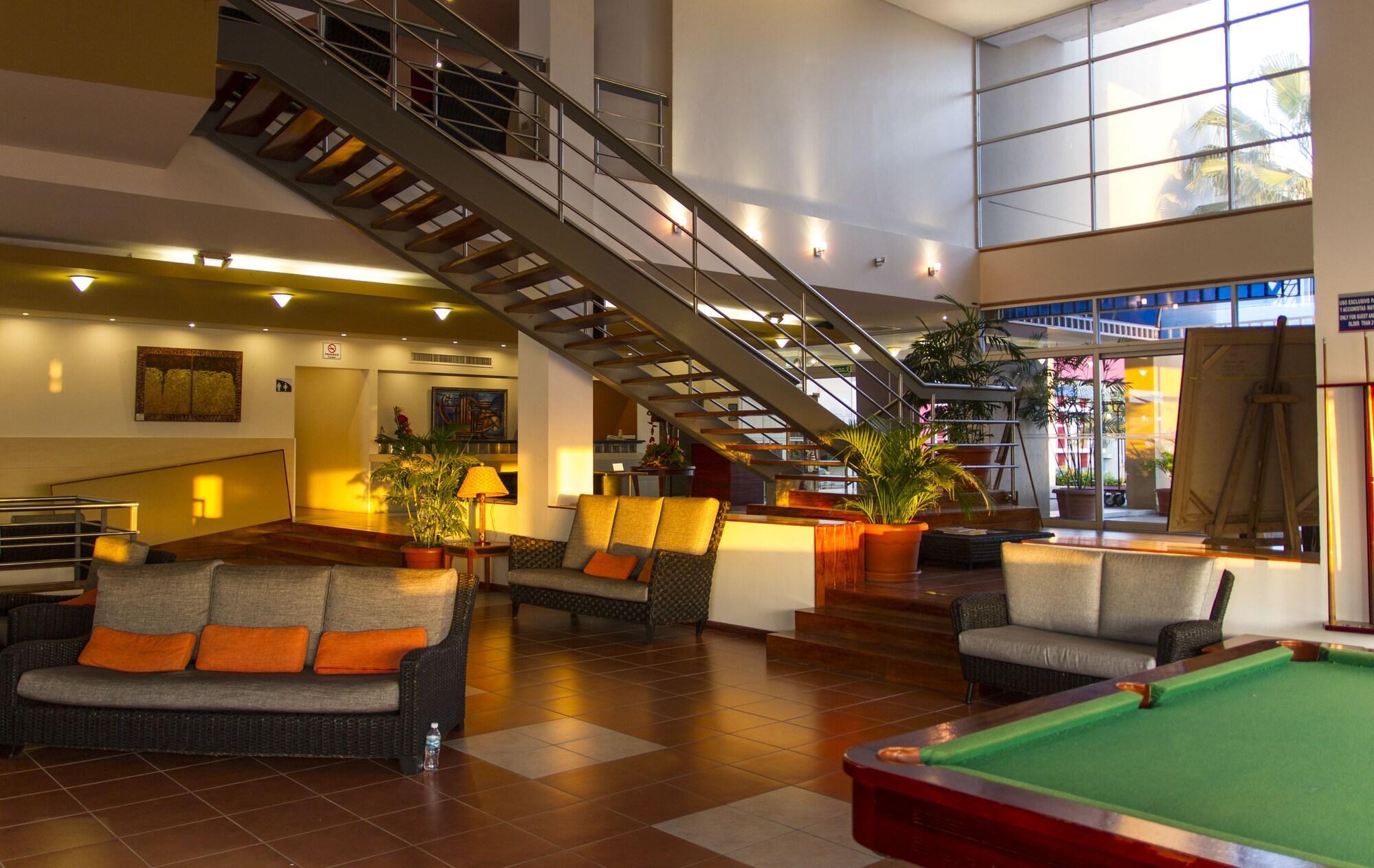 Vista Lobby Mantahost Hotel