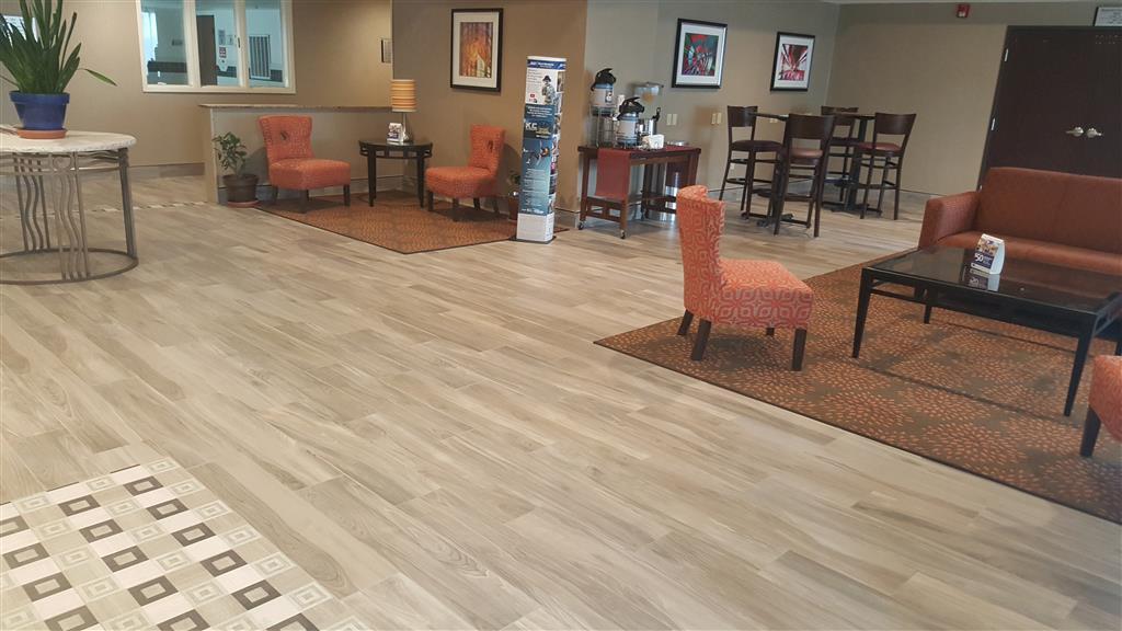 Vista Lobby Best Western Plus Airport Inn & Suites