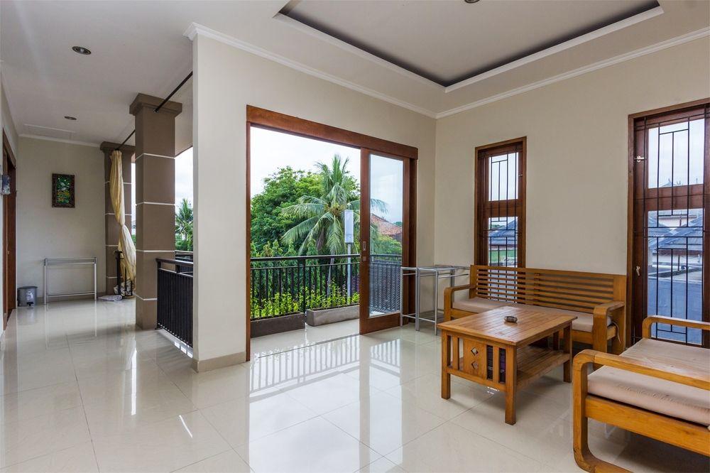 Comodidades del Alojamiento RedDoorz @ Poppies Lane Two