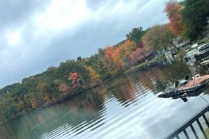 Alquiler Vacacional - Enchanting Romantic Riverfront Cottage