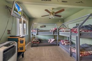 Alquiler Vacacional - Charming 4-bedroom cabin with stunning views!