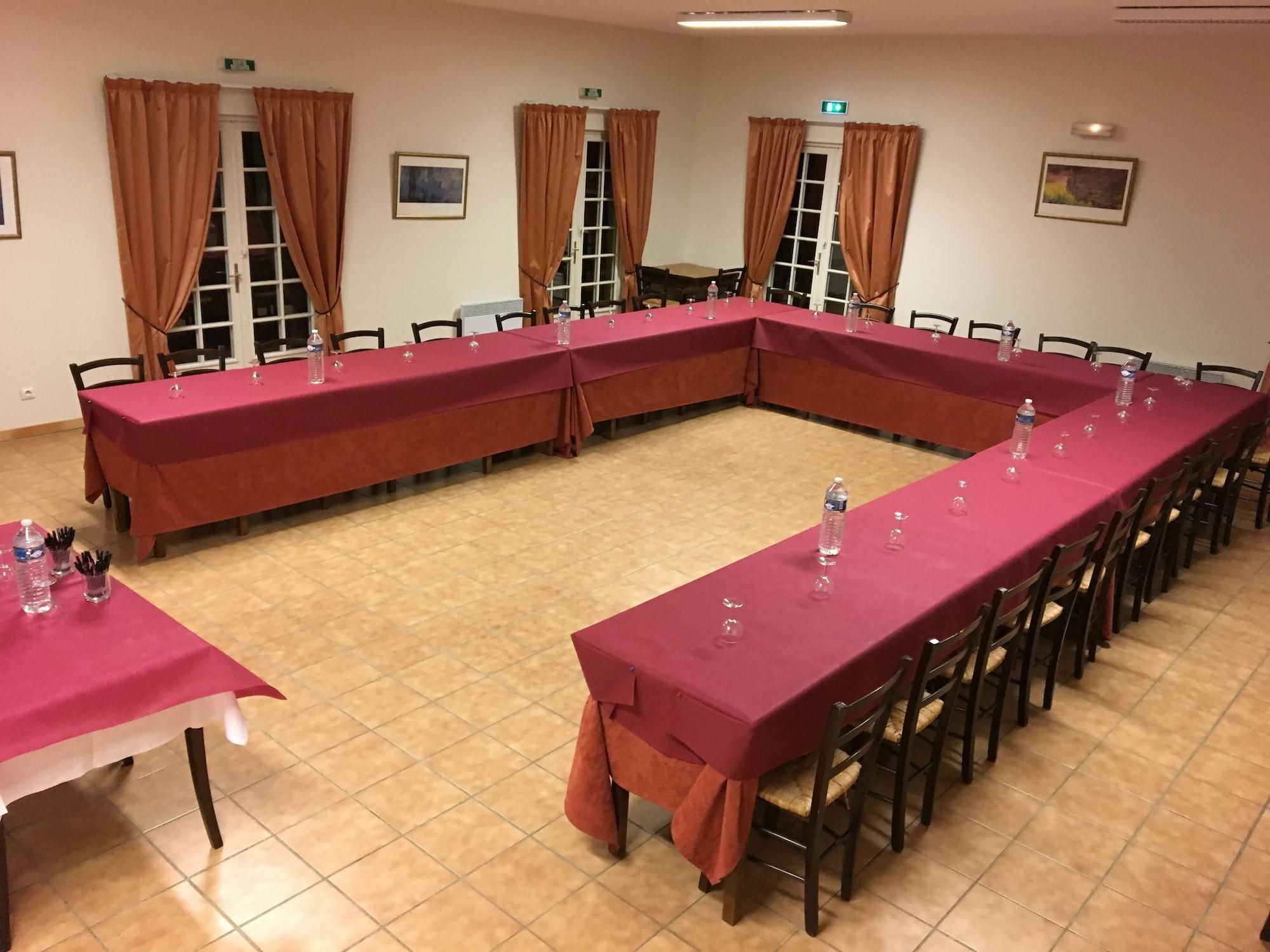 Instalaciones Recreativas LOGIS HÔTEL LES NYMPHEAS