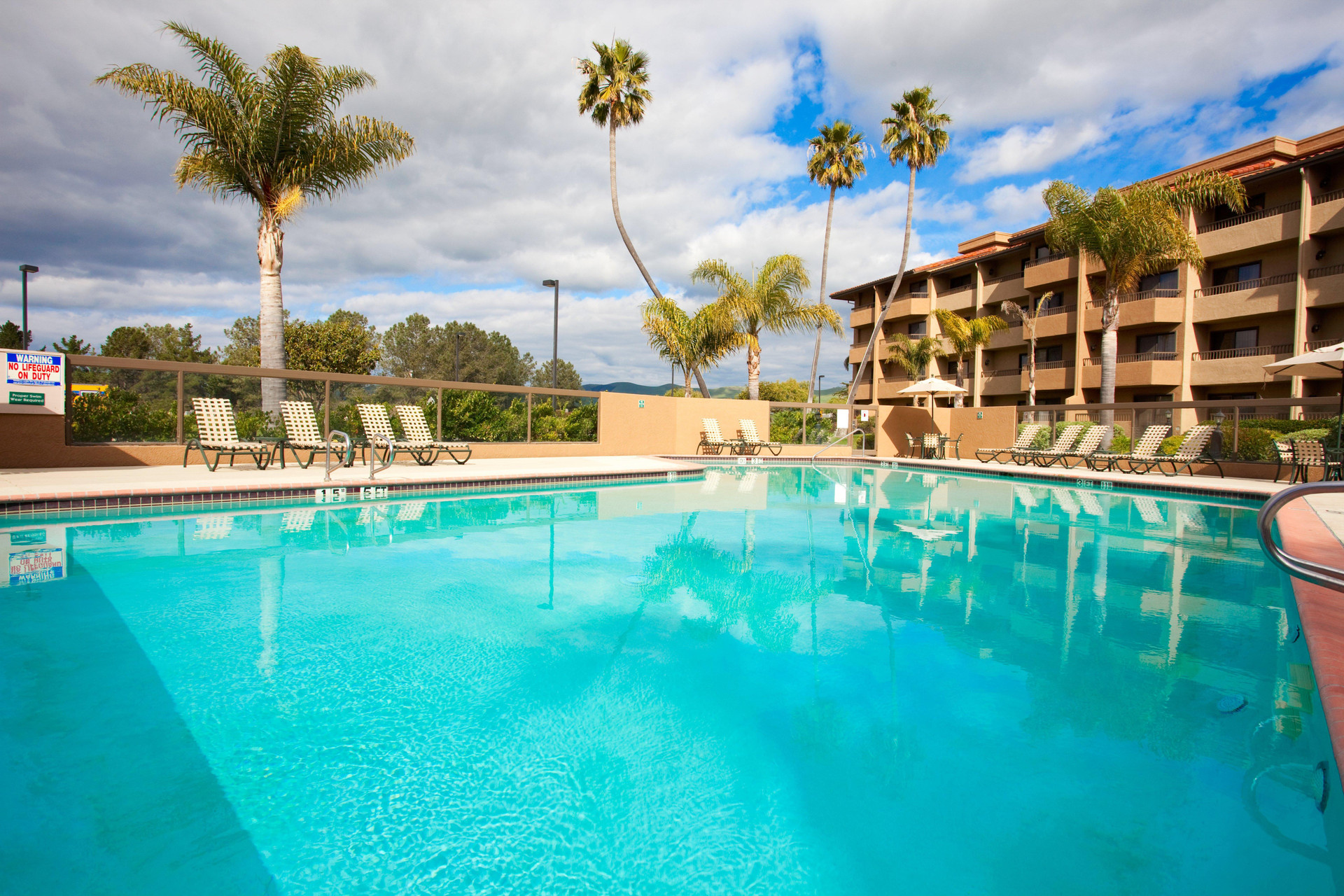 Vista Piscina Homewood Suites by Hilton Santa Maria