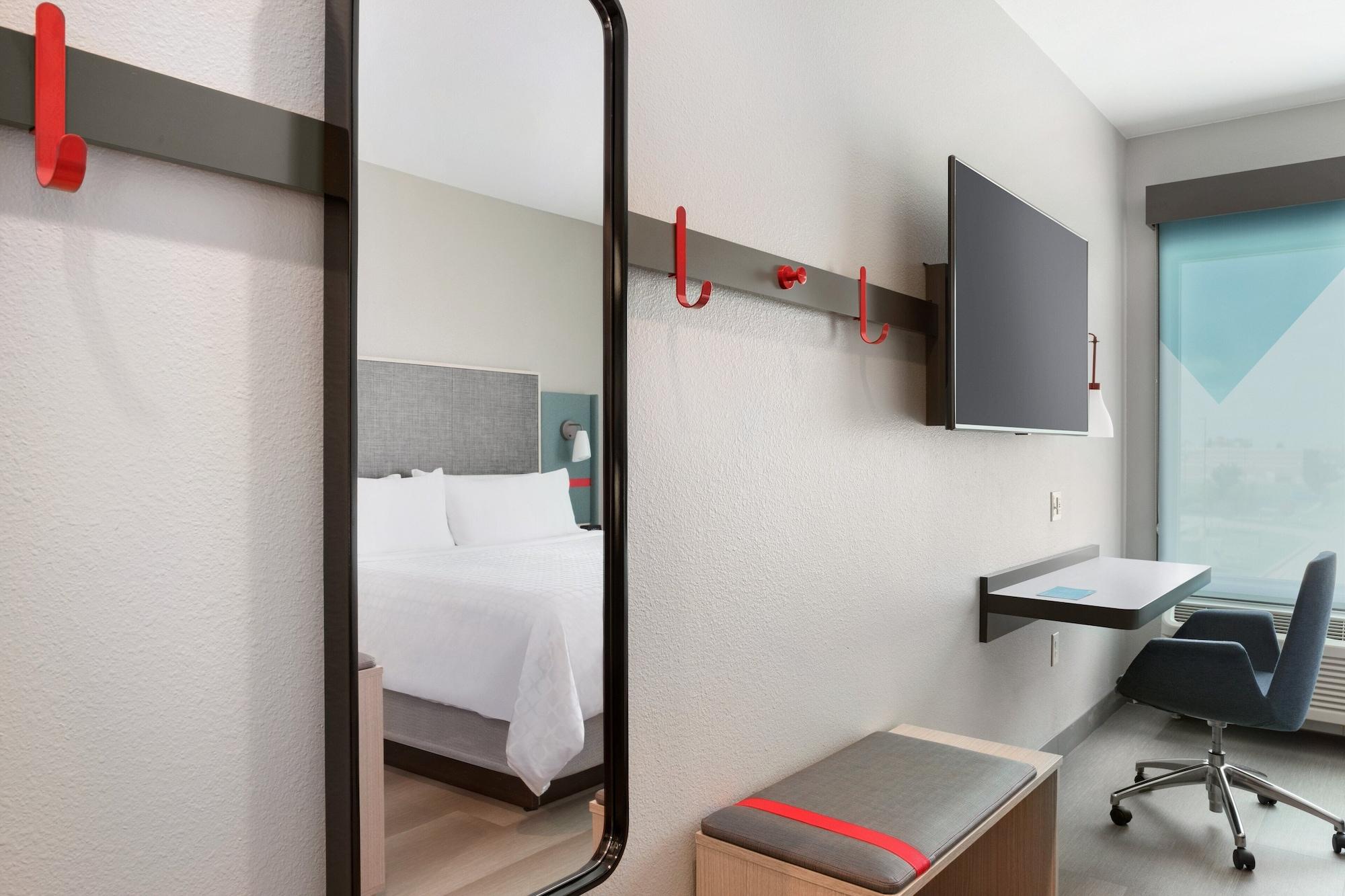 Set de Habitación avid hotel Hays by IHG
