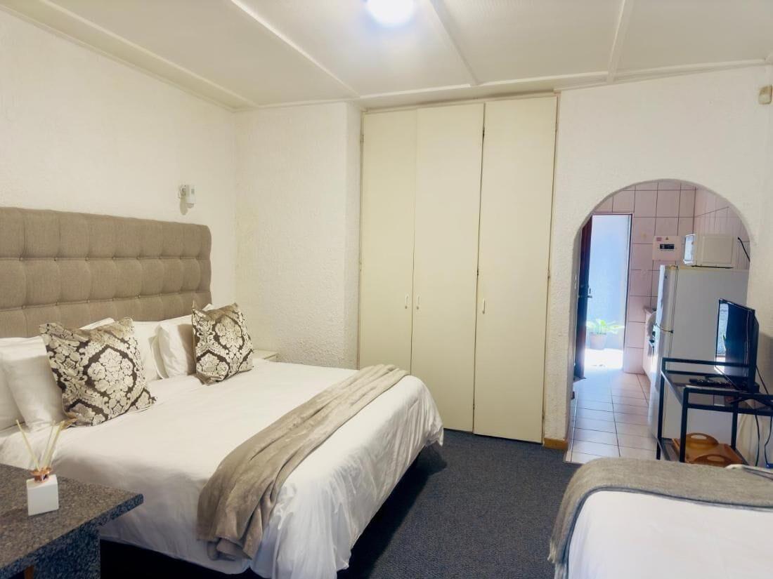 Varios Room-busa House - Triple Room