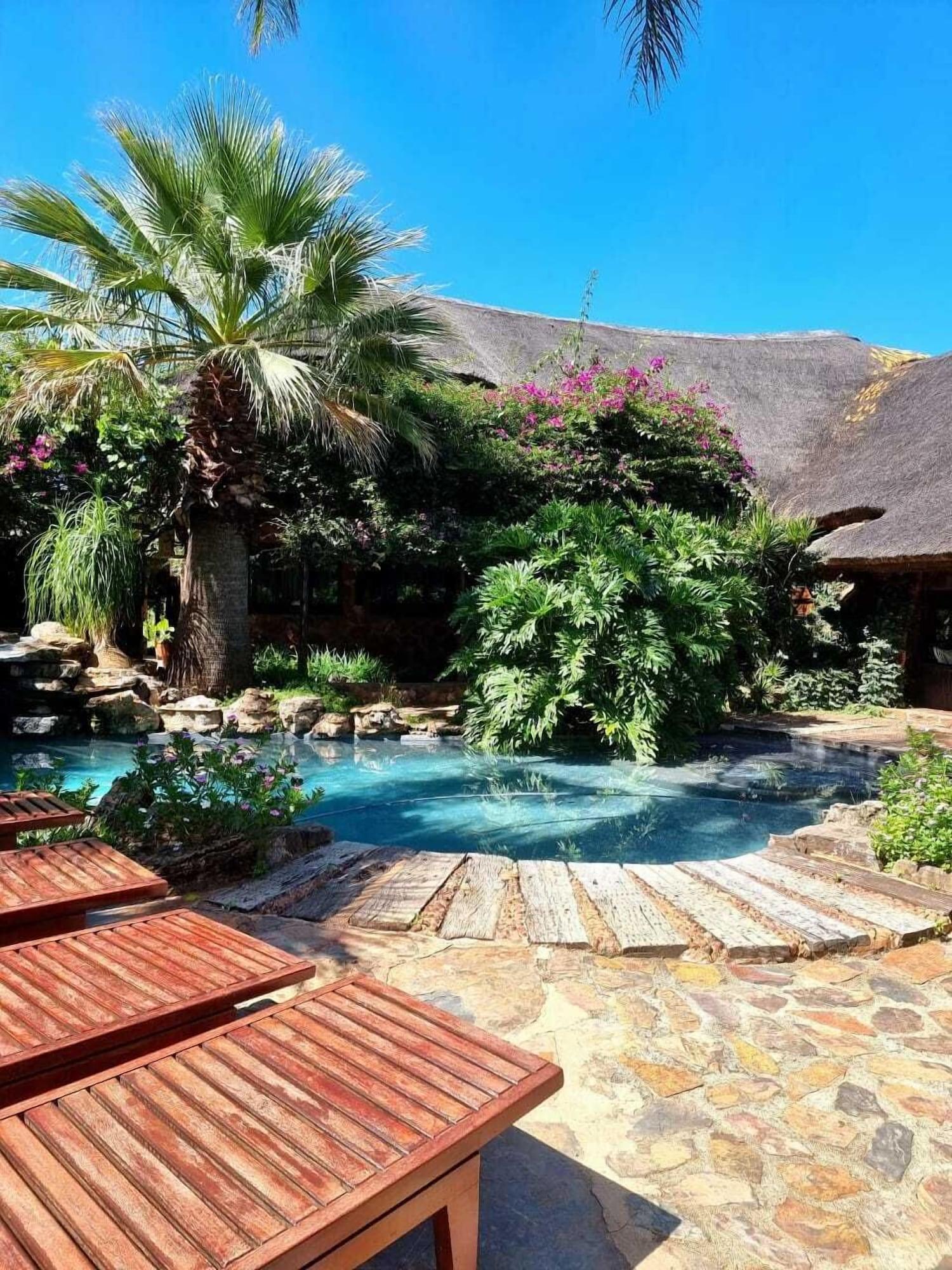 Vista Piscina Glen Afric Country Lodge