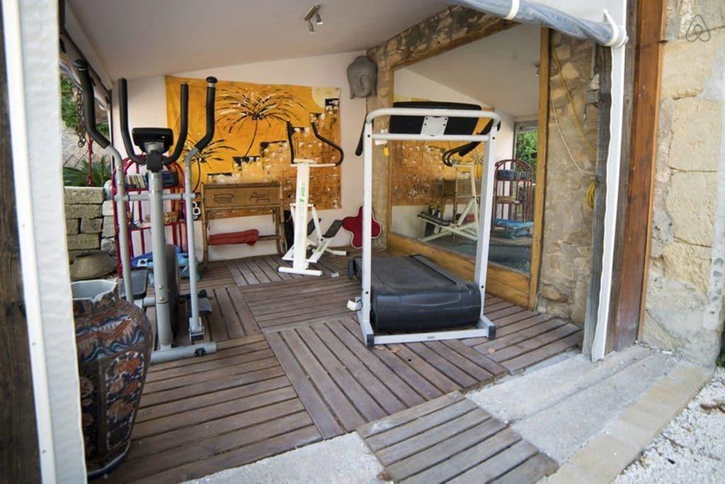 Gimnasio Le Clos des Aramons