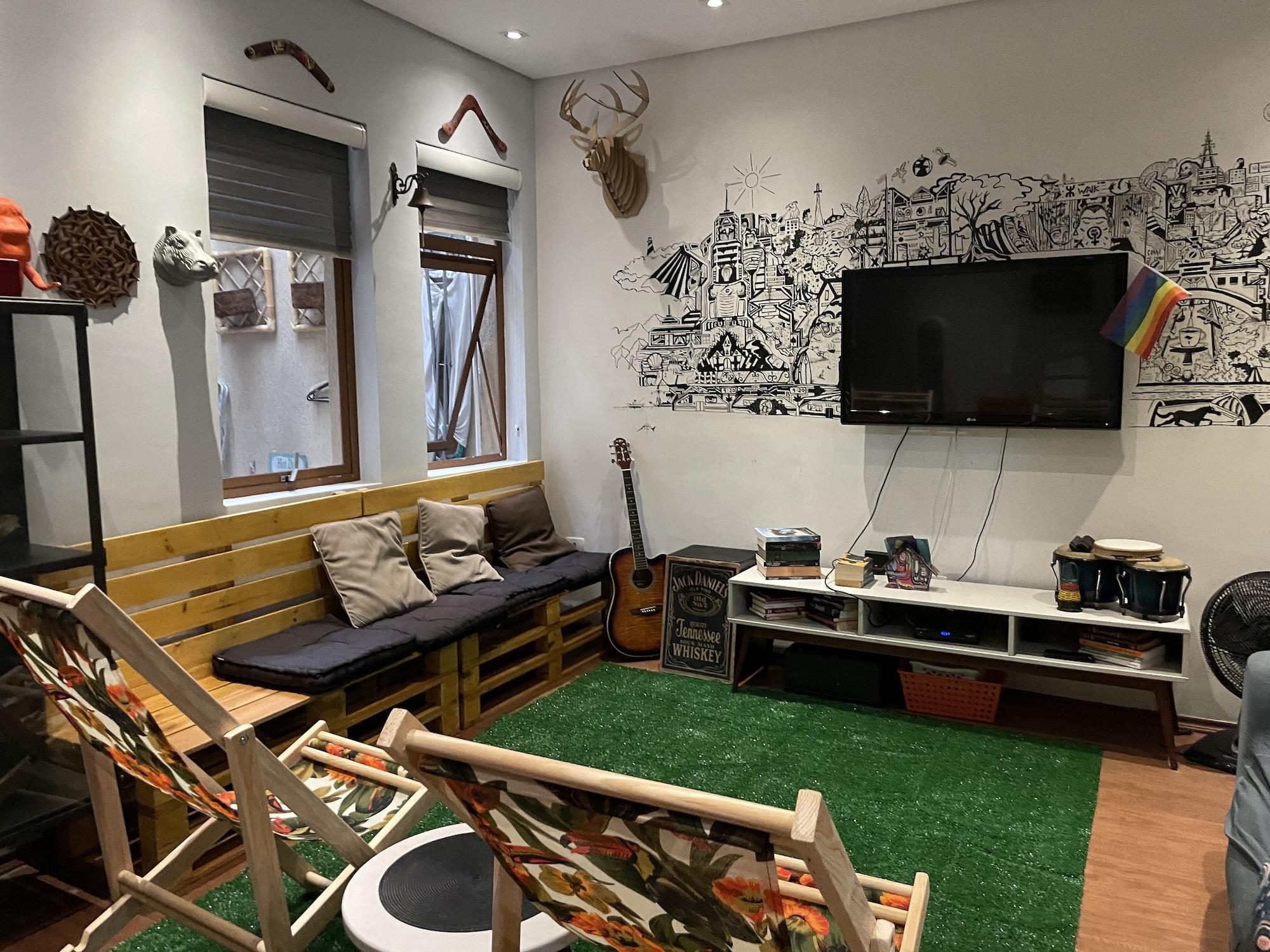 Varios Did's Hostel