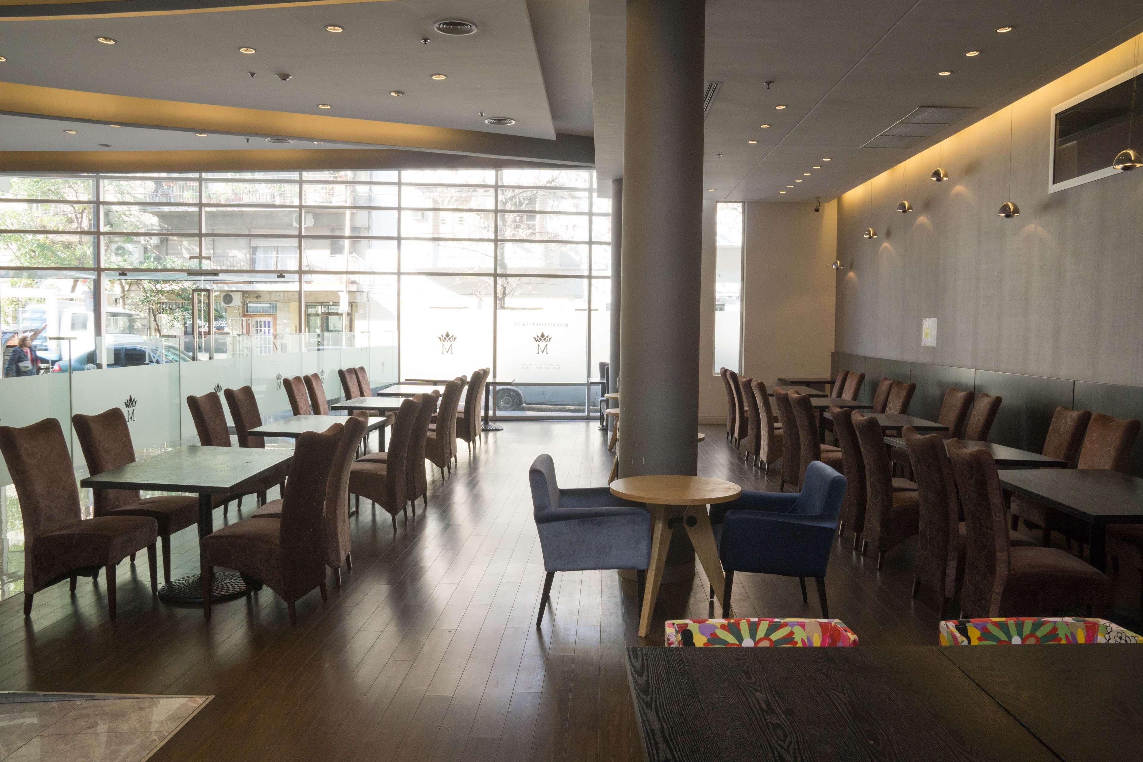 Restaurant Howard Johnson by Wyndham Hotel Abasto
