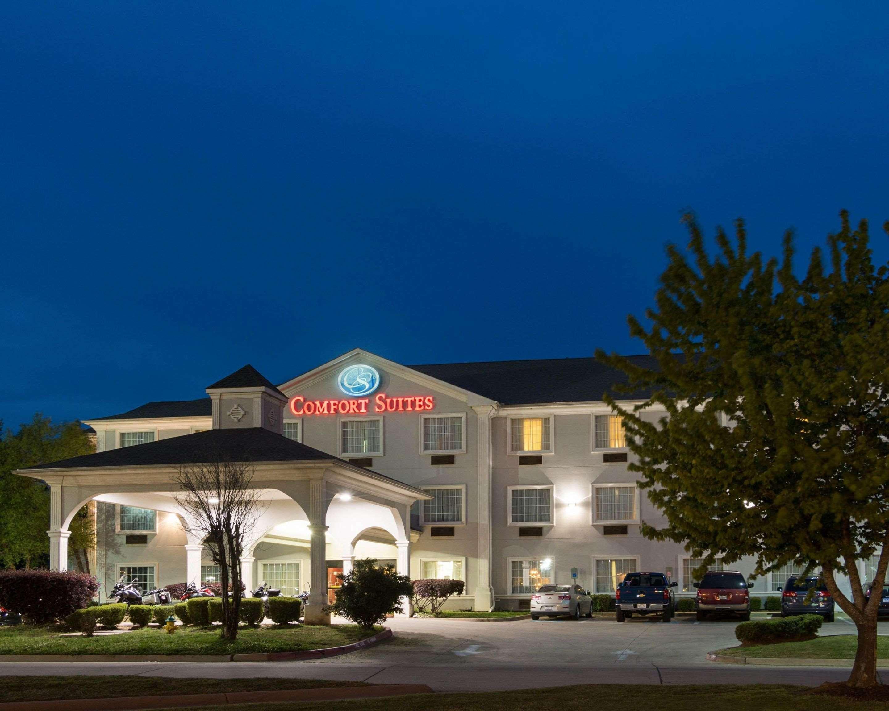 Vista Exterior Comfort Suites Texarkana Texas