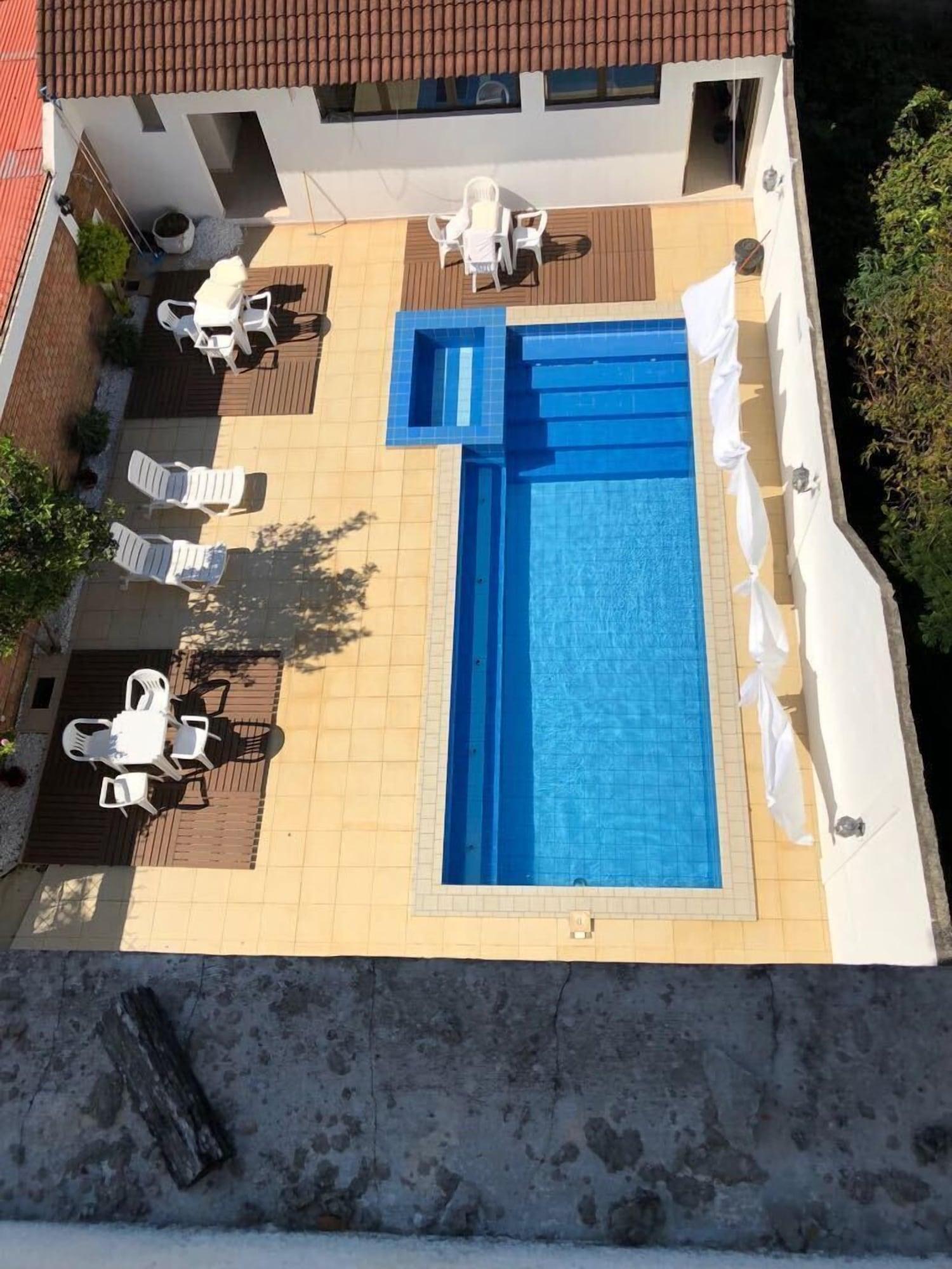 Vista Piscina Hotel Masseilot