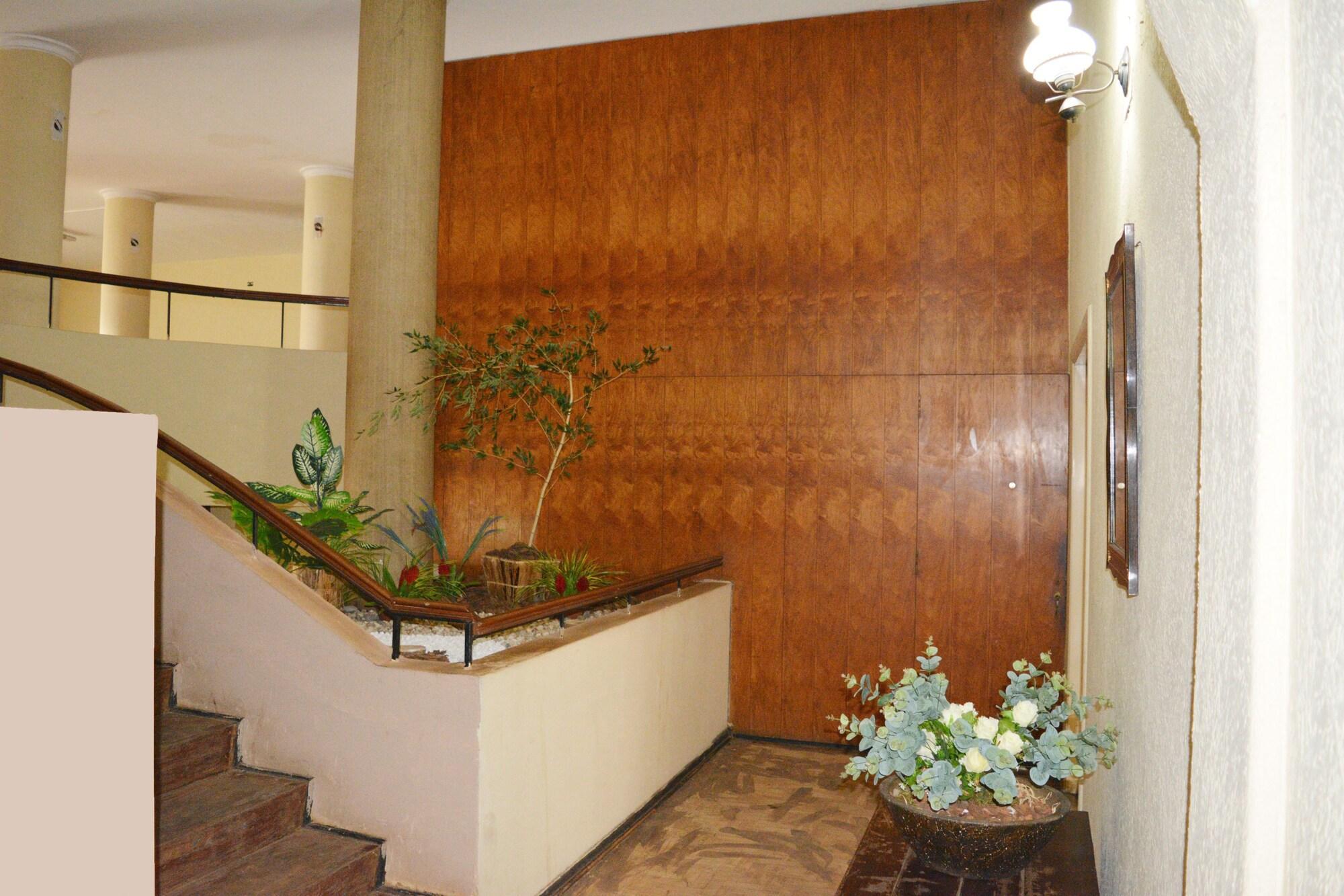 Varios Aurora Hotel