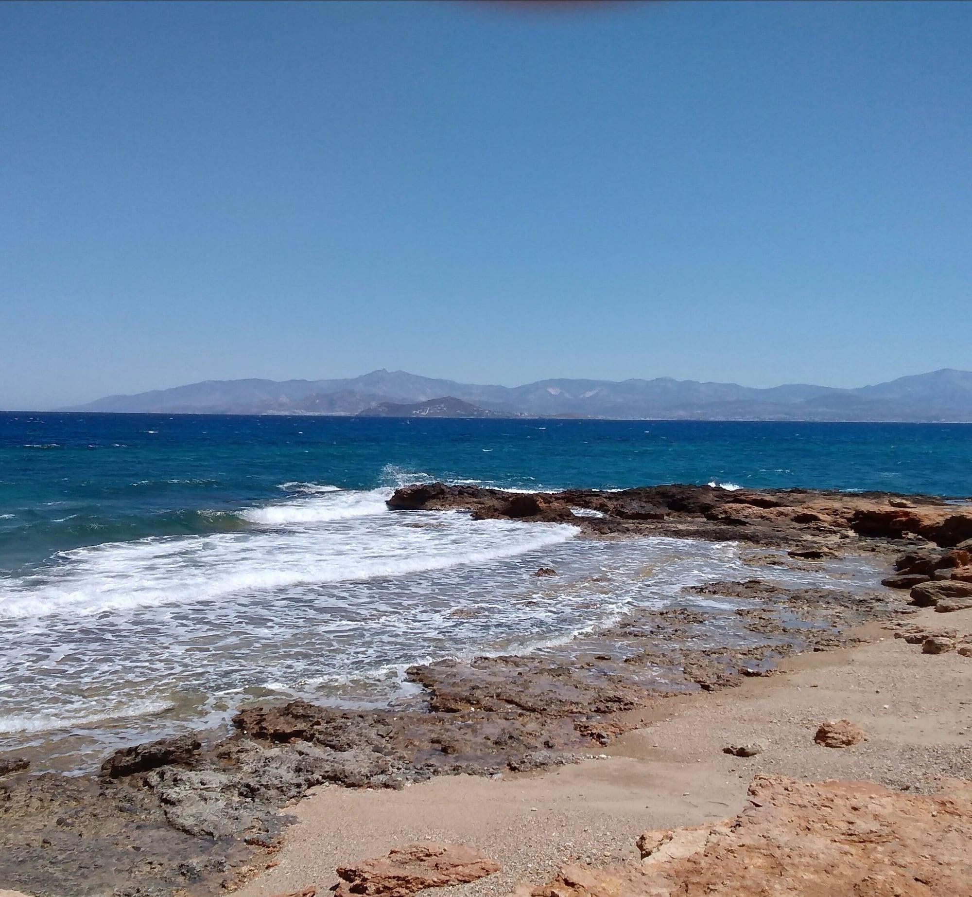 Playa Nikolas Naousa Guesthouse