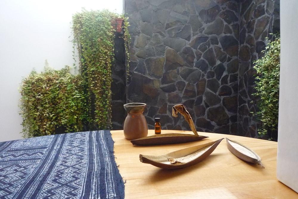 Vista Lobby Hotel Le Voltaire