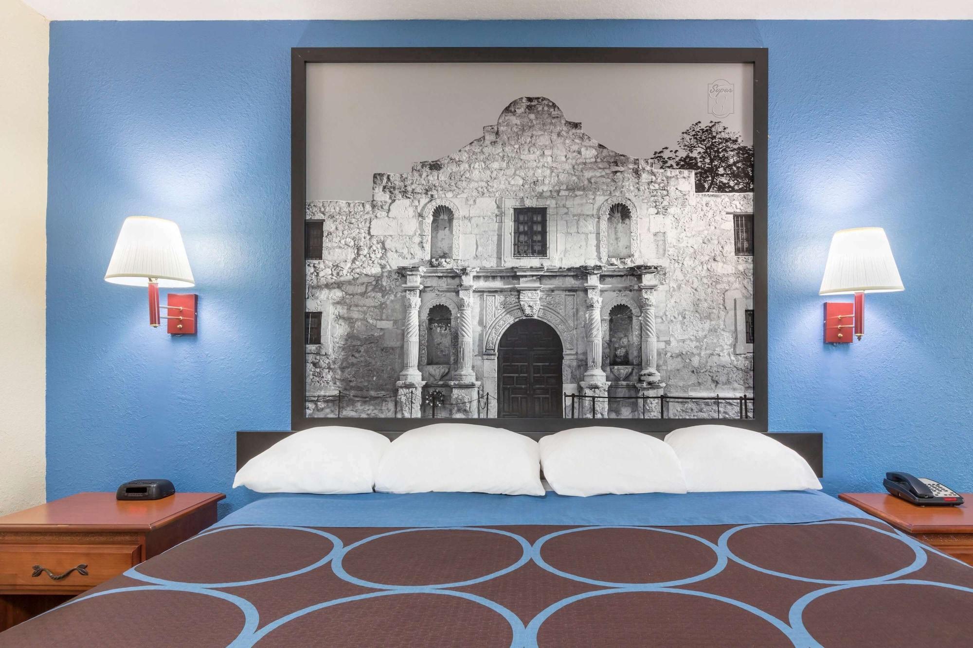 Habitación Super 8 by Wyndham San Antonio at I-10