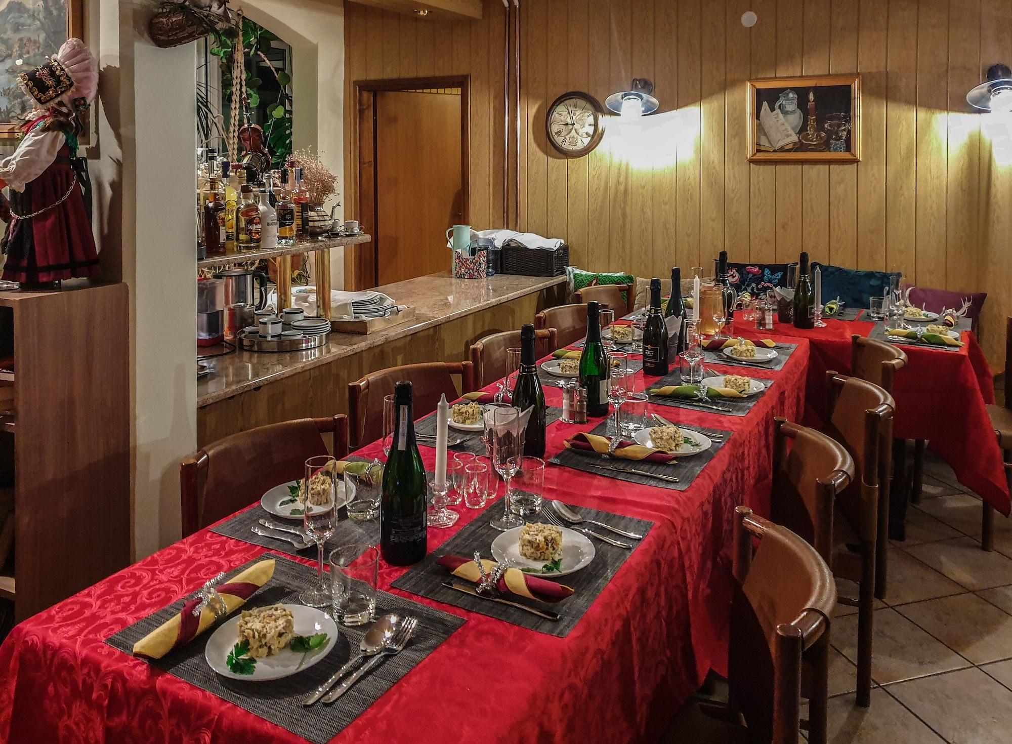Restaurant Apartment house Jager