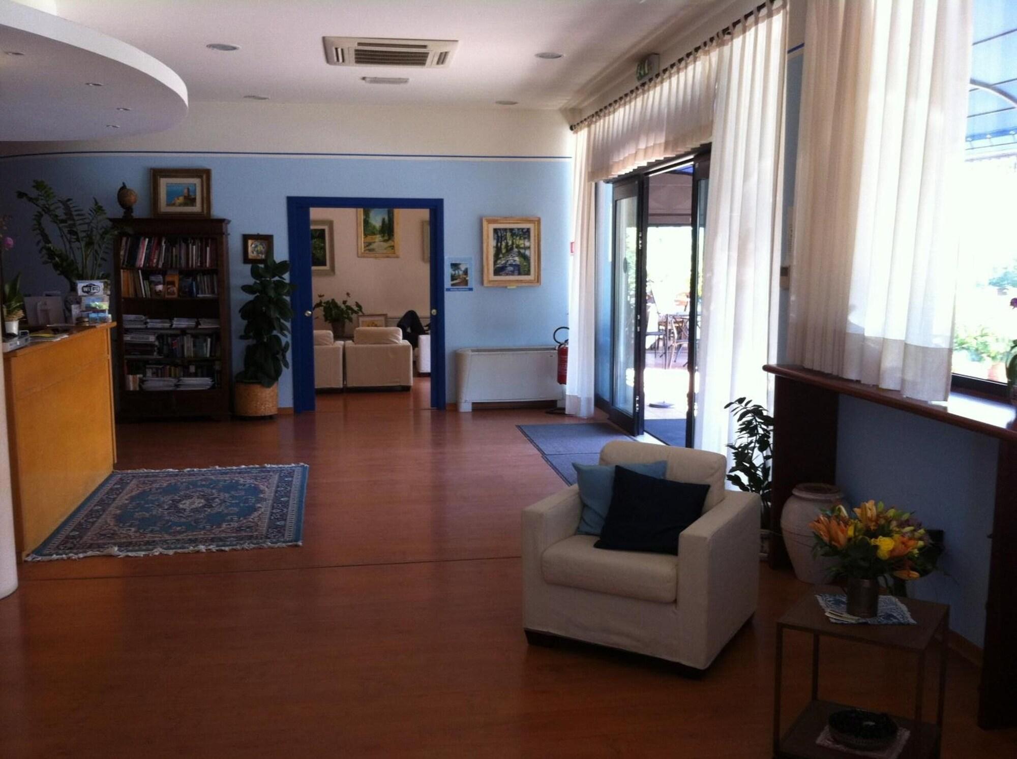 Vista Lobby Hotel La Vela