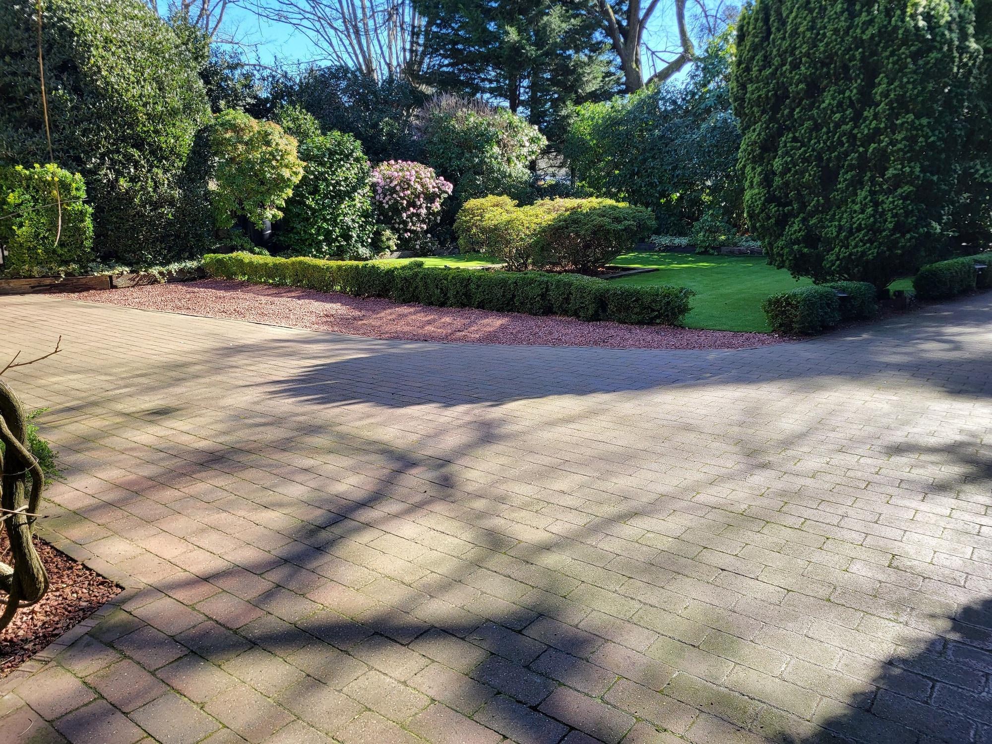 Vista Exterior Little Robin Gate