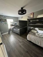 Alquiler Vacacional - Richland Chambers Lakefront 2-story home with boat dock and pavilions.