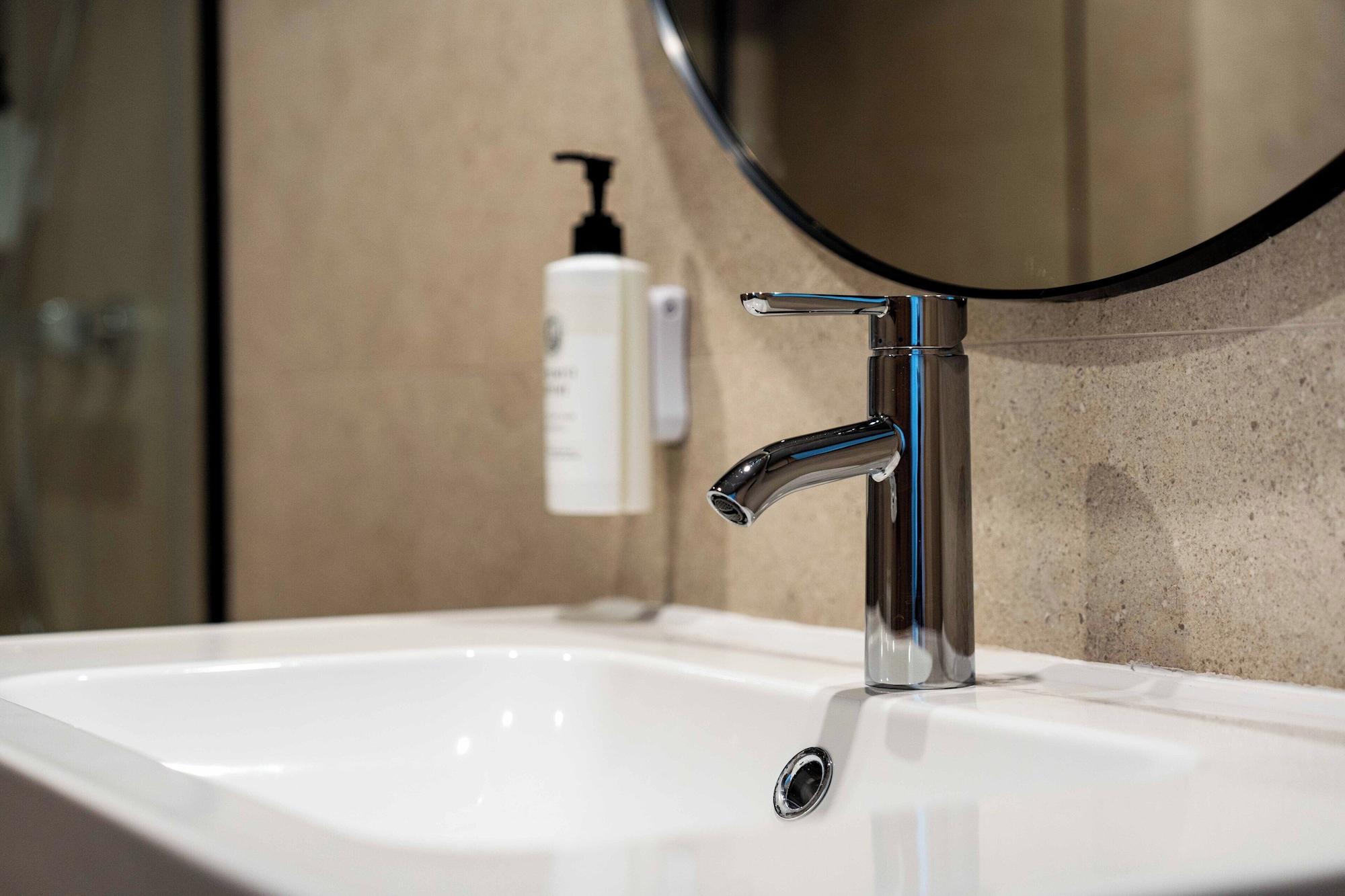 Equipamiento de Habitación easyHotel Madrid Alcala