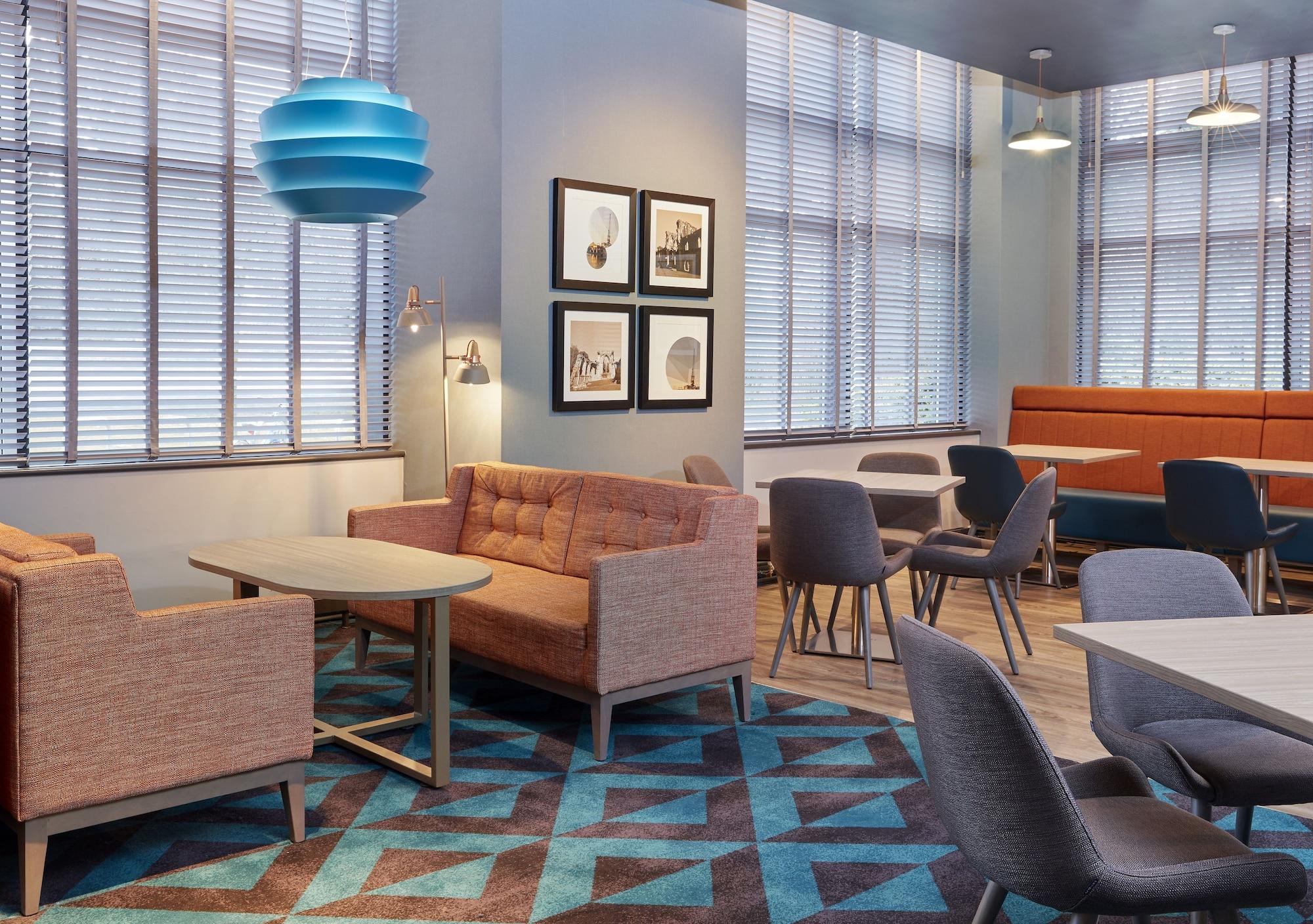 Bar/Salón Leonardo Hotel Southampton