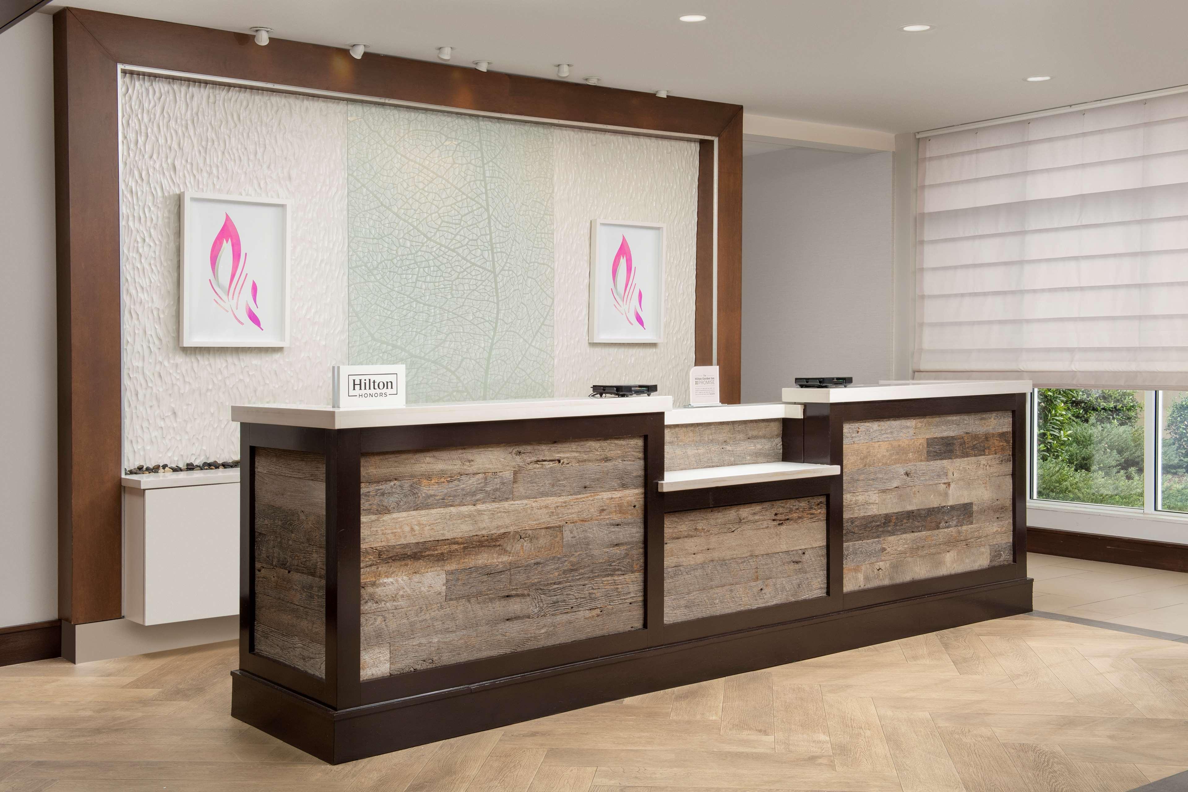 Vista Lobby Hilton Garden Inn Charlotte Airport