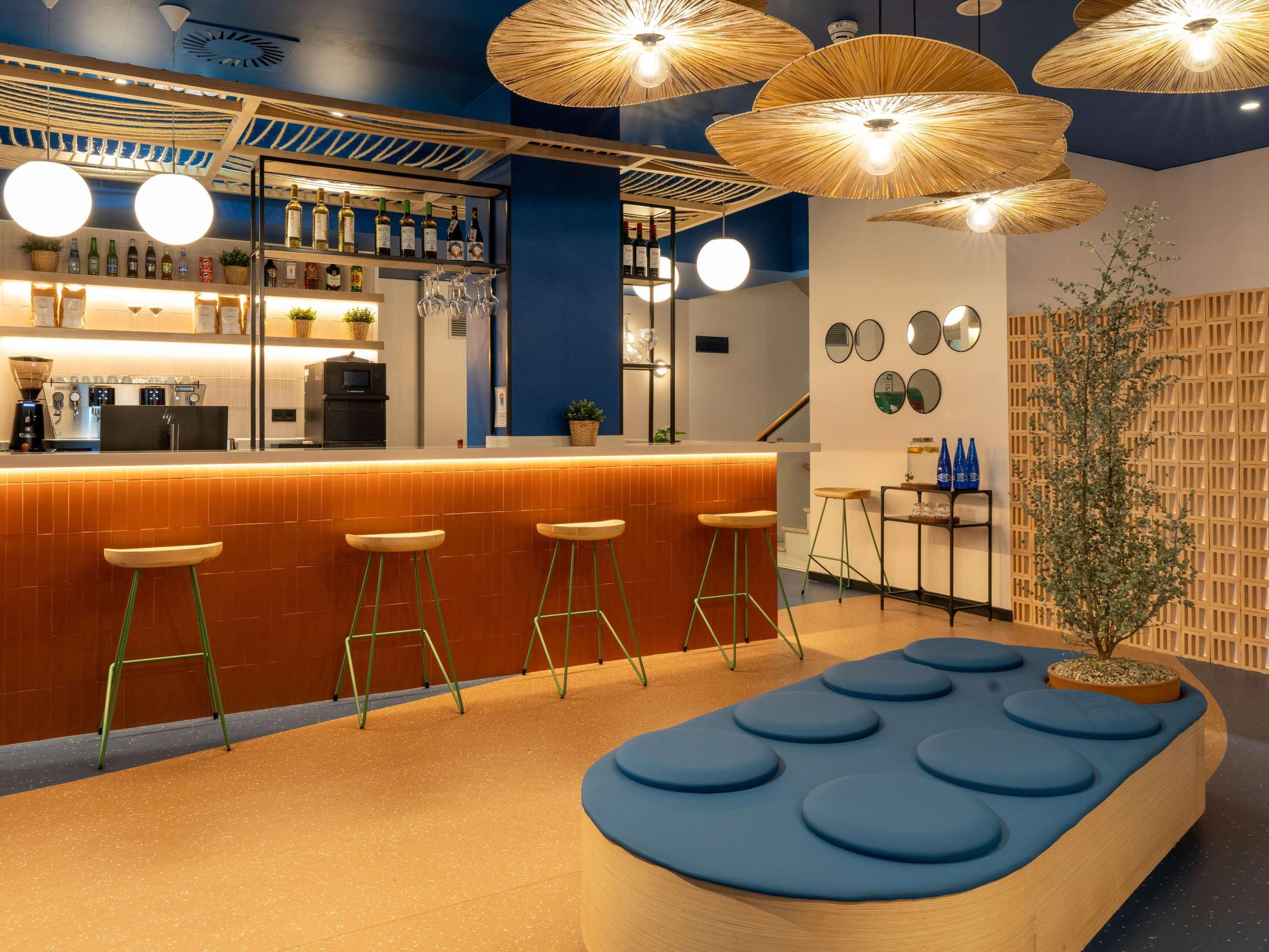 Bar/Salón ibis Styles Zaragoza Centro