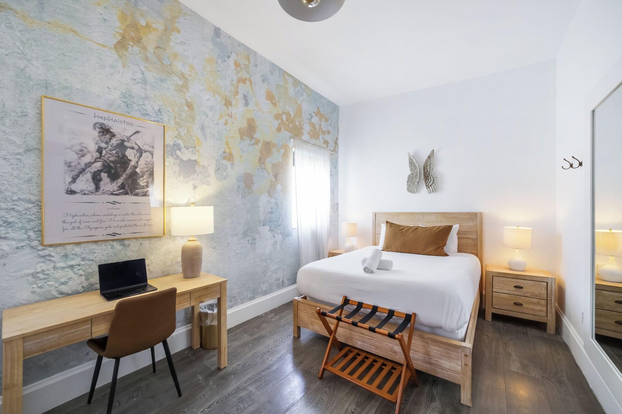 Varios Ithaca Hotel