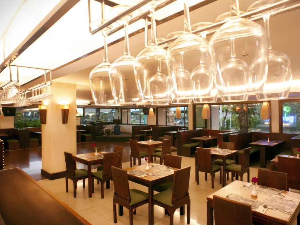 Bar/Salón Royal Peninsula Hotel Chiang Mai