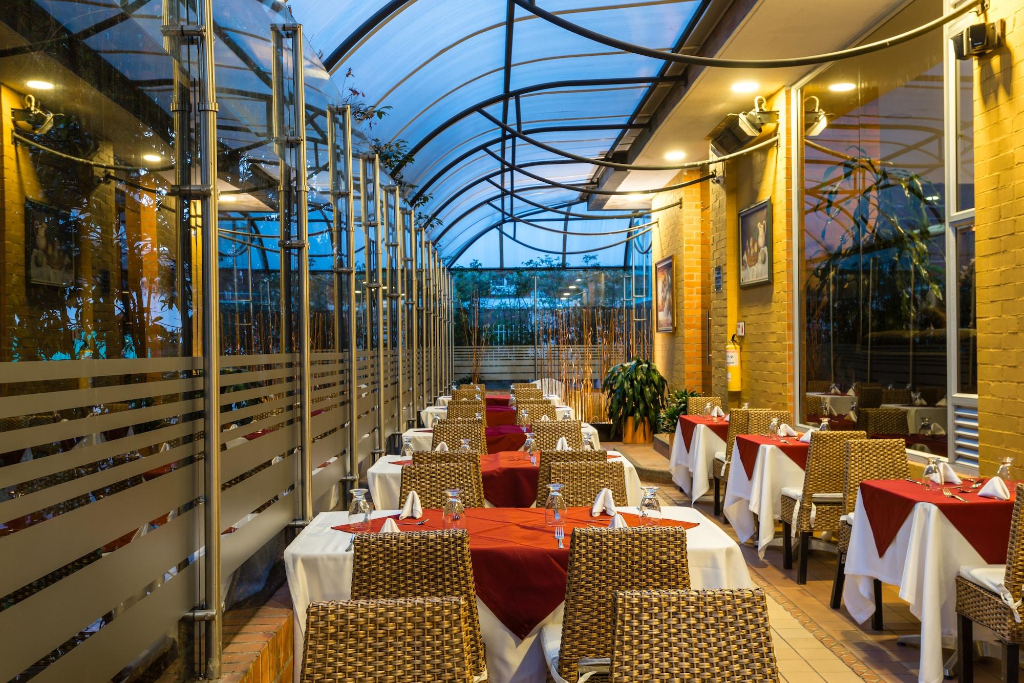 Restaurant Hotel Apartamentos Regency La Feria